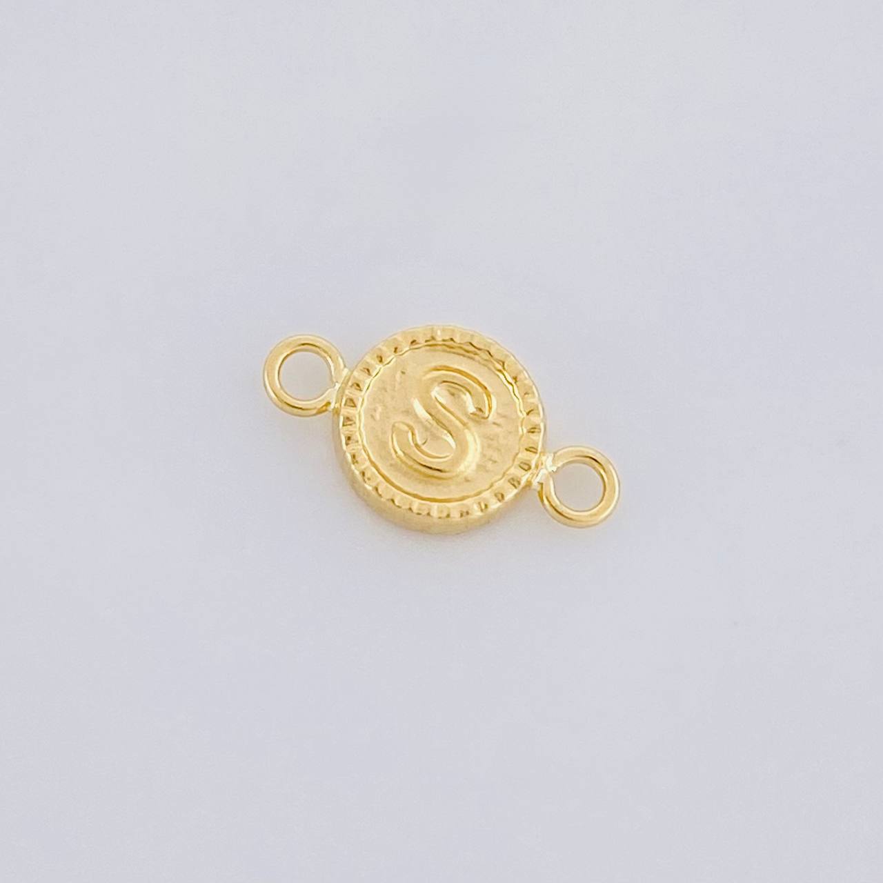 Herraje Letra S Marco Bordeado 0.4g / 1/2 in Oro Amarillo 18K
