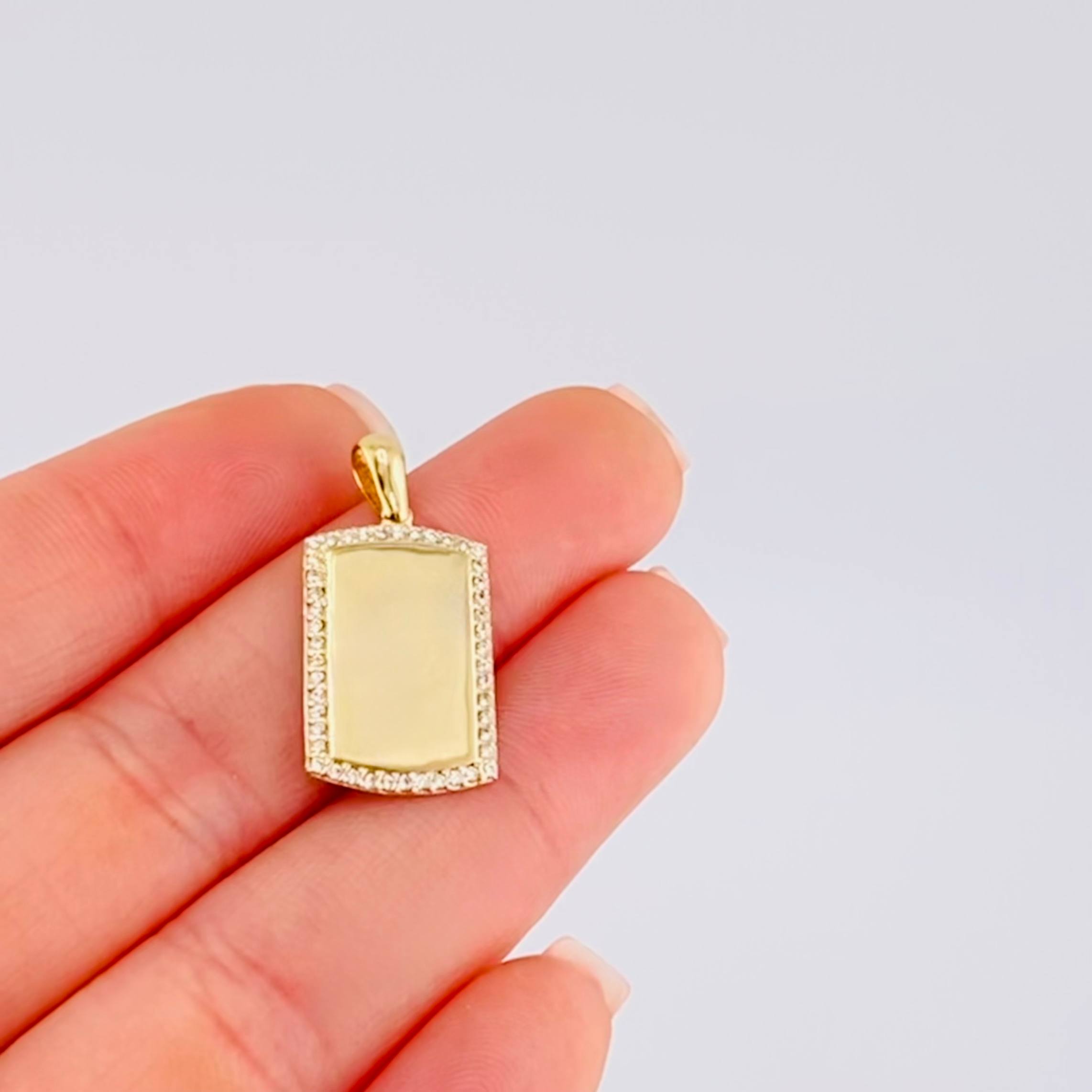 Oval Rectangular Plate Pendant 2.5gr / 1 in / 18K Yellow Gold *