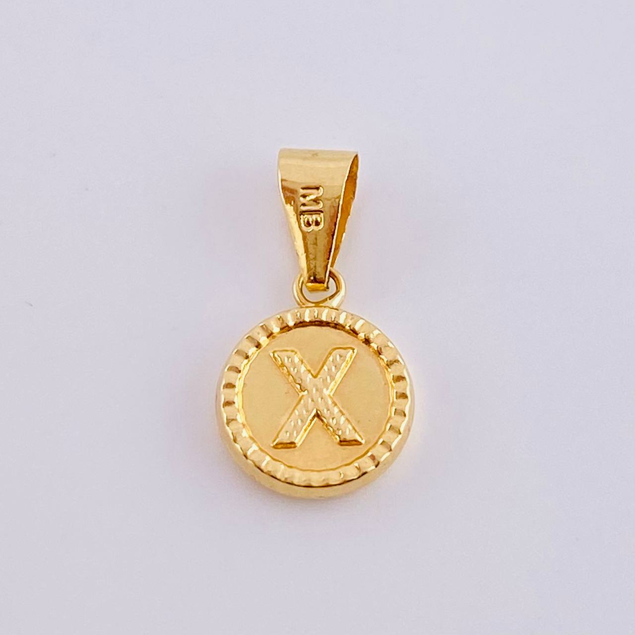 Dije Letra X 0.65gr / 3/4 in / Oro Amarillo 18K
