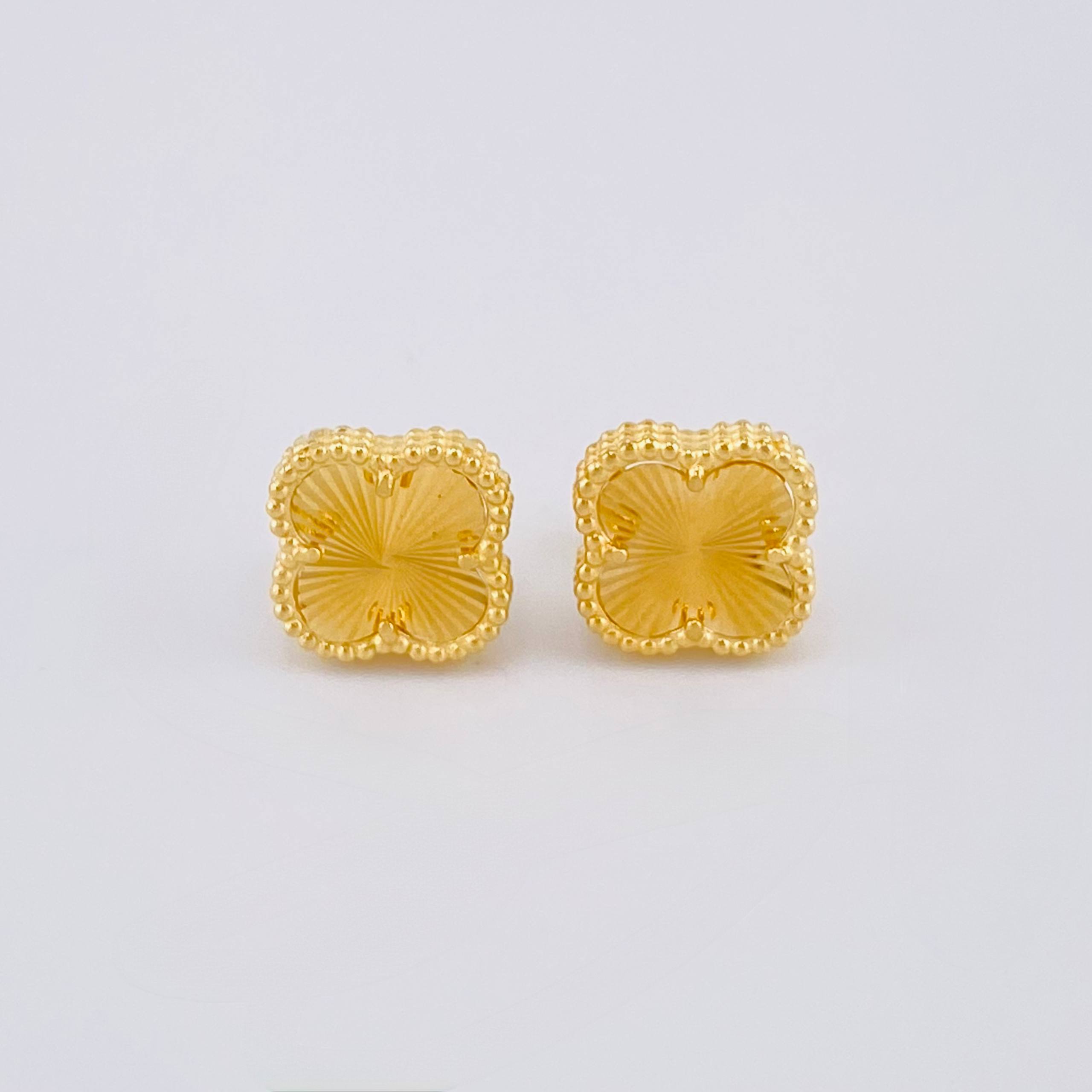 Golden Clover Stud Earrings 3.2gr / 1/2 in / 18K Spanish National Yellow Gold ©