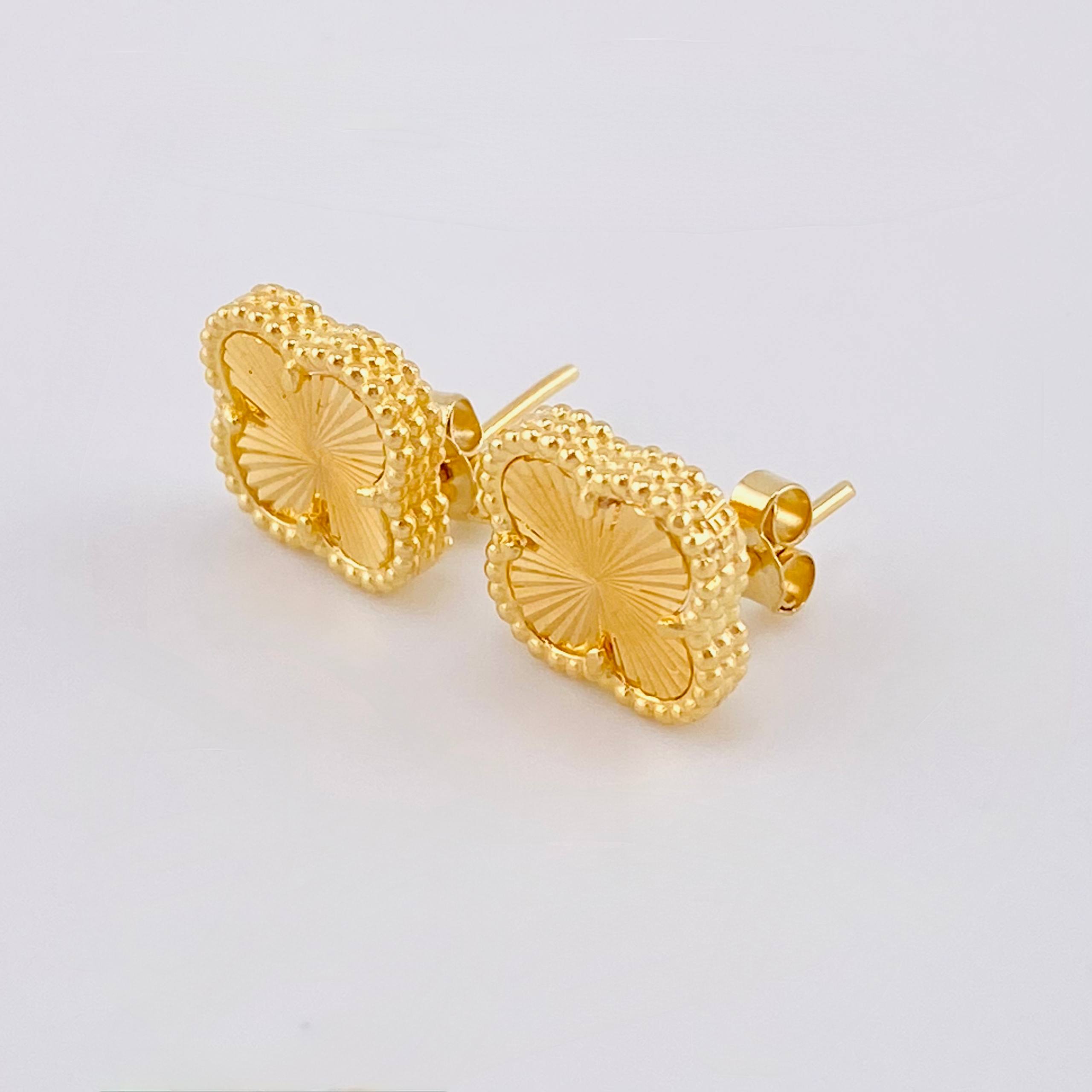 Golden Clover Stud Earrings 3.2gr / 1/2 in / 18K Spanish National Yellow Gold ©