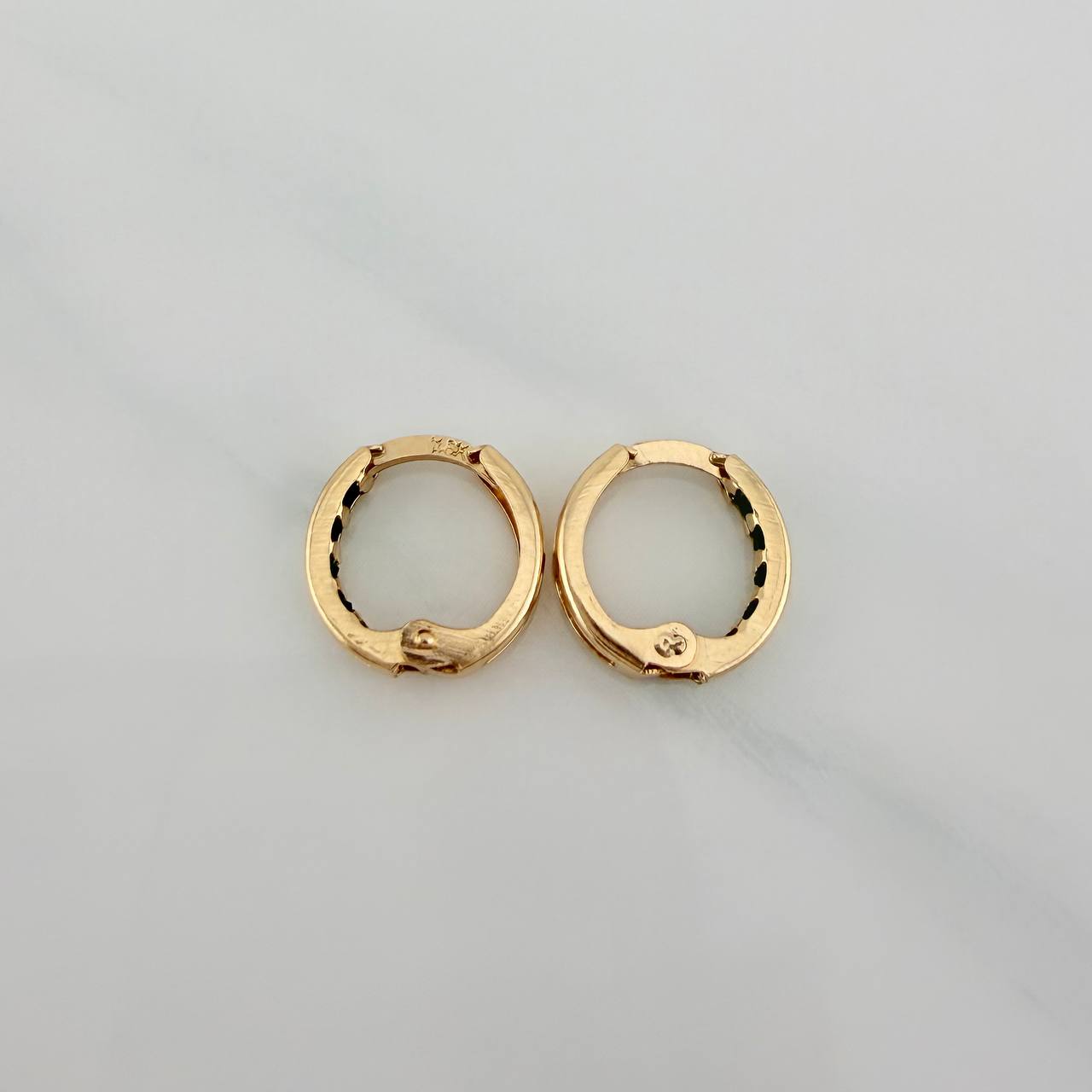 Candongas Carril 1.05gr / 1/2 in / Oro Amarillo 18K $