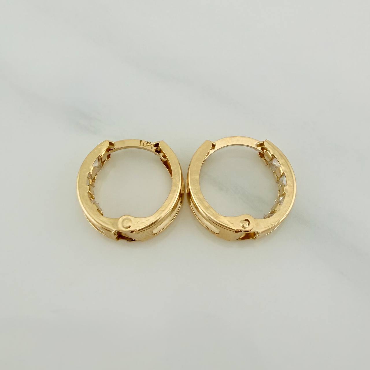 Candongas Carril 1.7gr / 1/2 in / Oro Amarillo 18K $