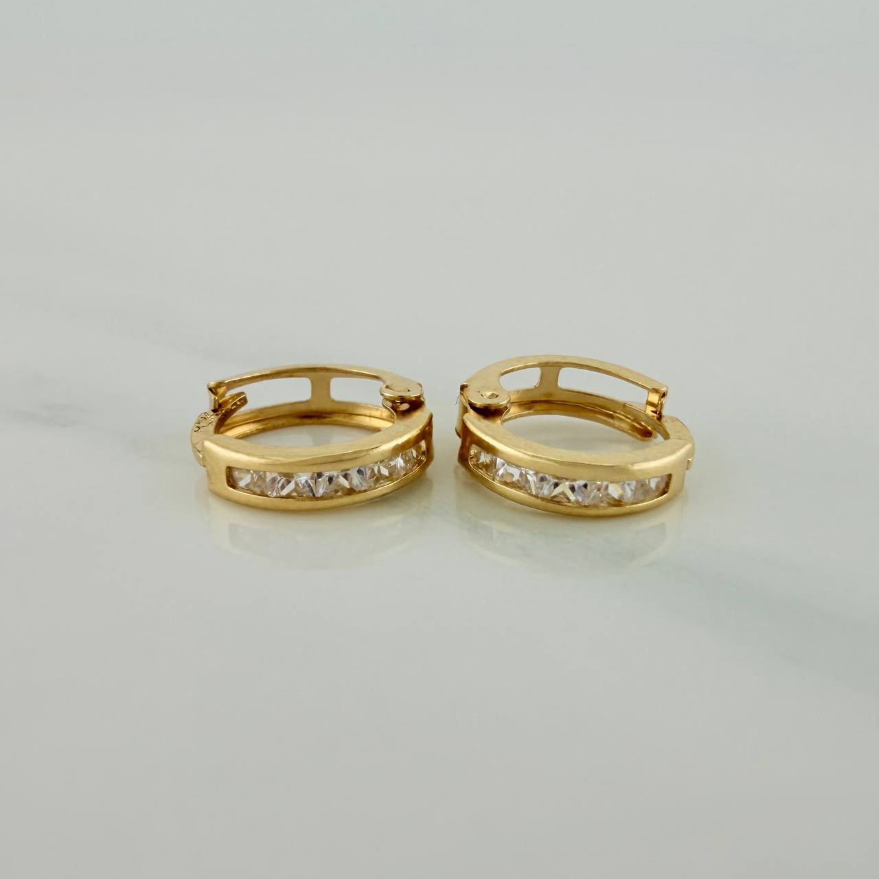 Candongas Carril 1.15gr / 1/2 in / Oro Amarillo 18K $