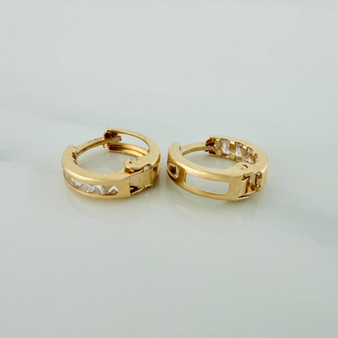 Candongas Carril 1.15gr / 1/2 in / Oro Amarillo 18K $