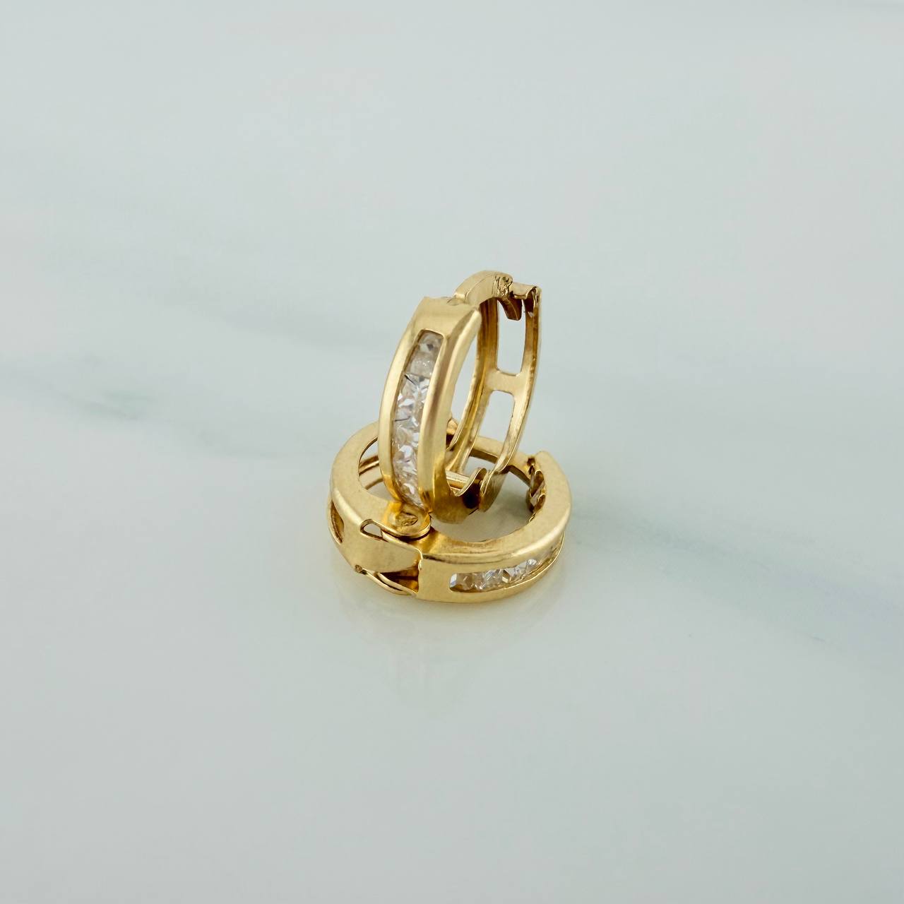 Candongas Carril 1.15gr / 1/2 in / Oro Amarillo 18K $