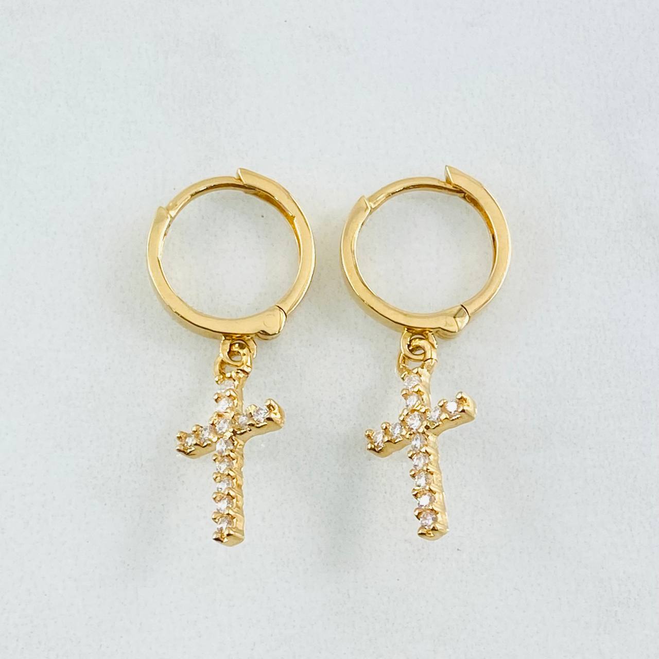 Hoop Earrings Cross 2.95gr / 1.2in / 18K Gold