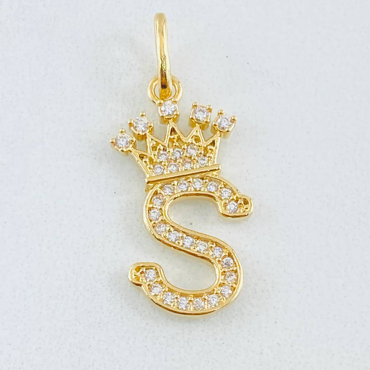 Pendant Crown Letter S 1.75gr / 1.0in / 18K Gold