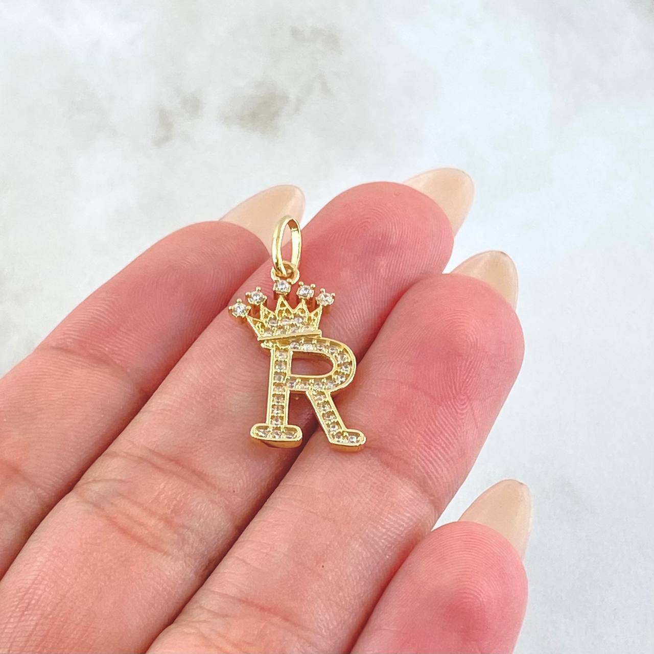 Pendant Crown Letter R 1.9gr / 1.0in / 18K Gold
