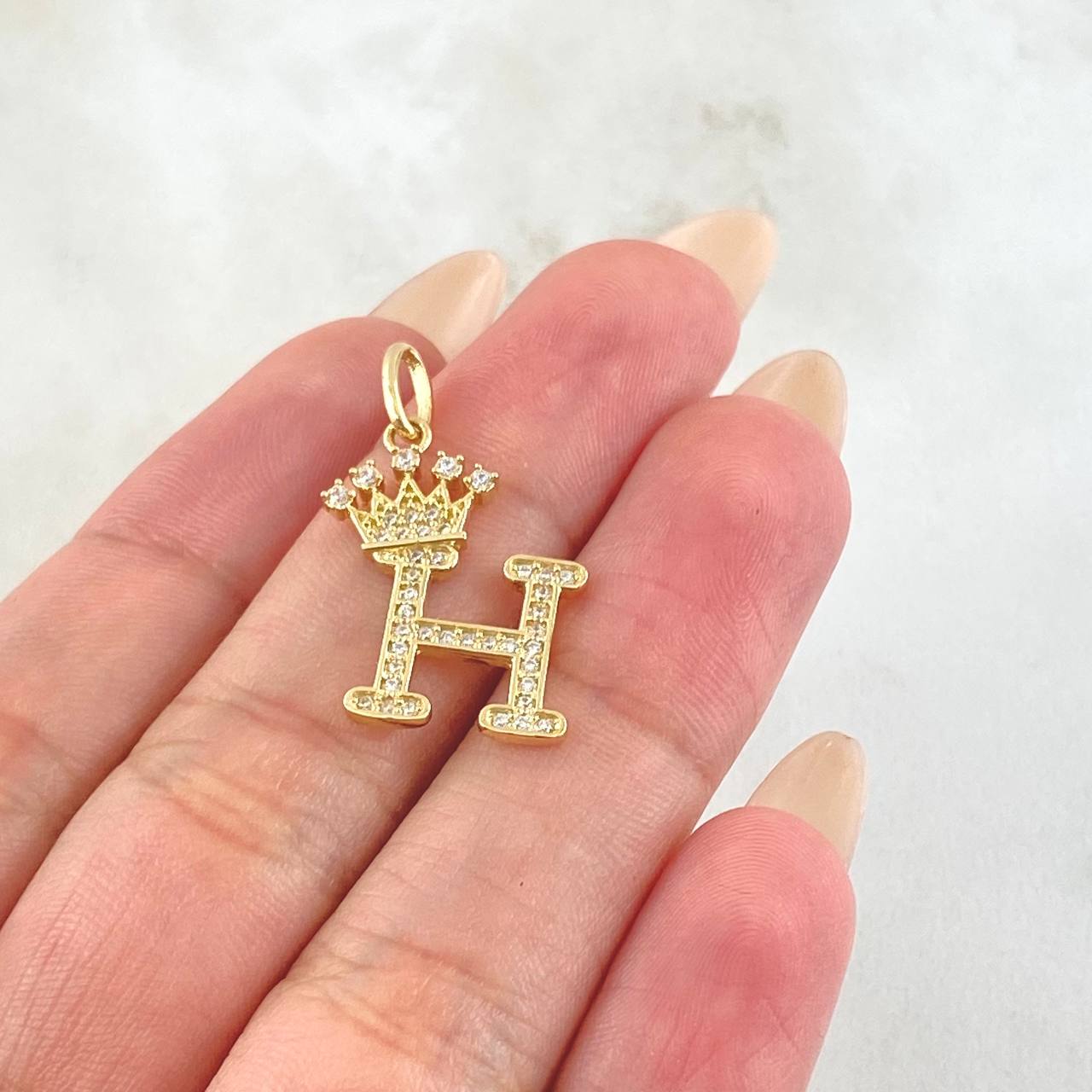 Pendant Crown Letter H 2.05 g / 1 in Yellow Gold 18K