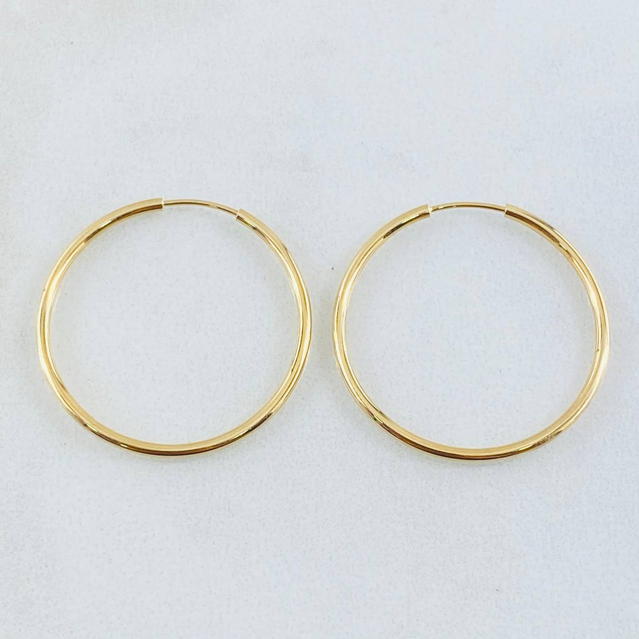 Hoop Earrings Smooth Hoop 1.3gr / 1.0in / 18K Gold
