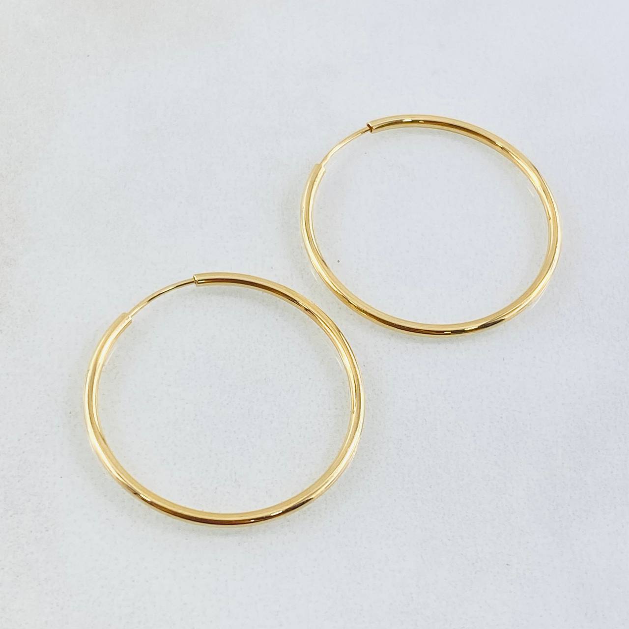 Hoop Earrings Smooth Hoop 1.3gr / 1.0in / 18K Gold