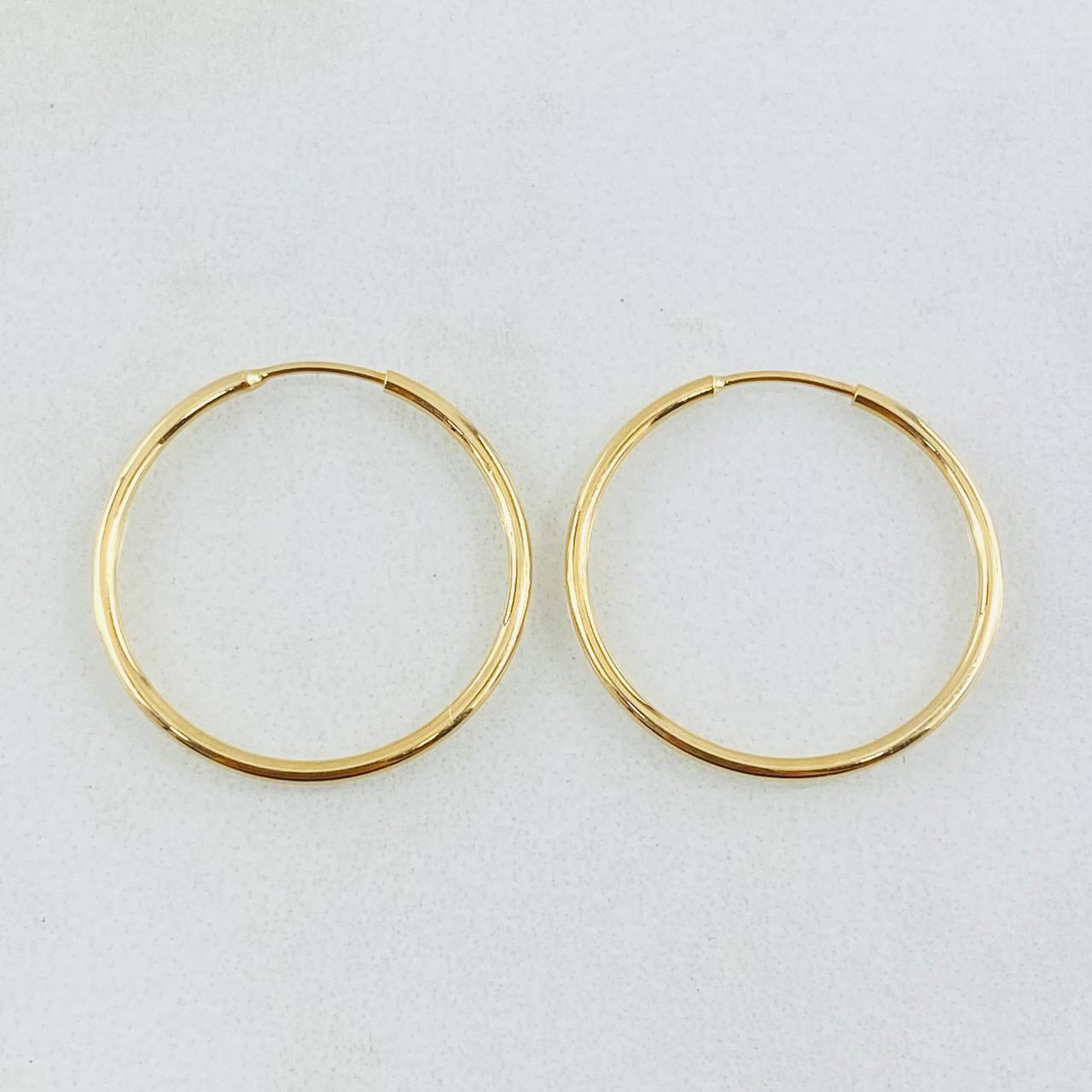 Smooth Hoop Earrings 0.95gr / 3/4 in / Yellow Gold 18K *