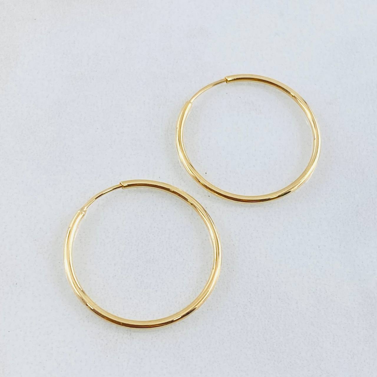 Smooth Hoop Earrings 0.95gr / 3/4 in / Yellow Gold 18K *