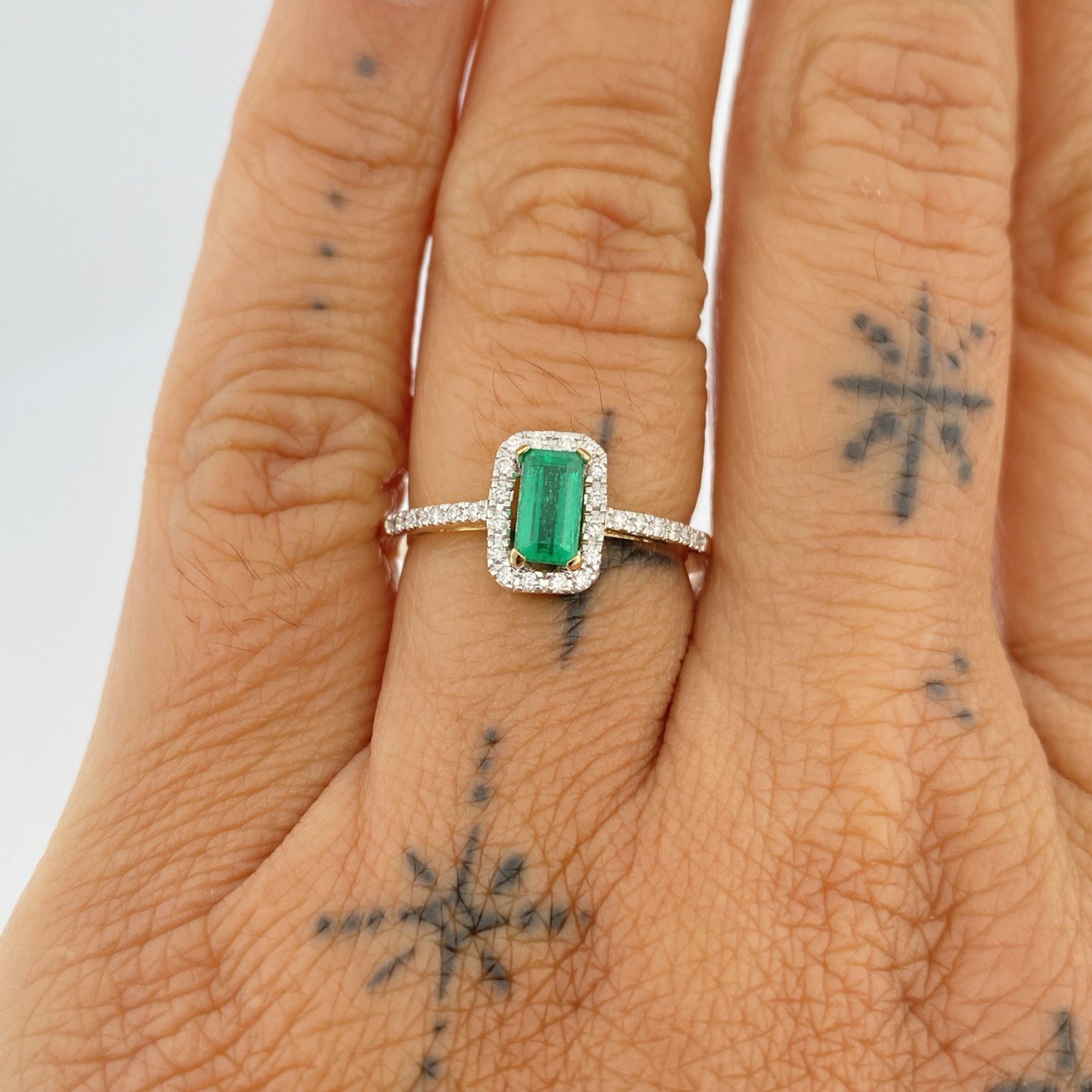 Mia Emerald Ring 2.6gr / Size 6 3/4 / Two Tone Yellow White 18K &
