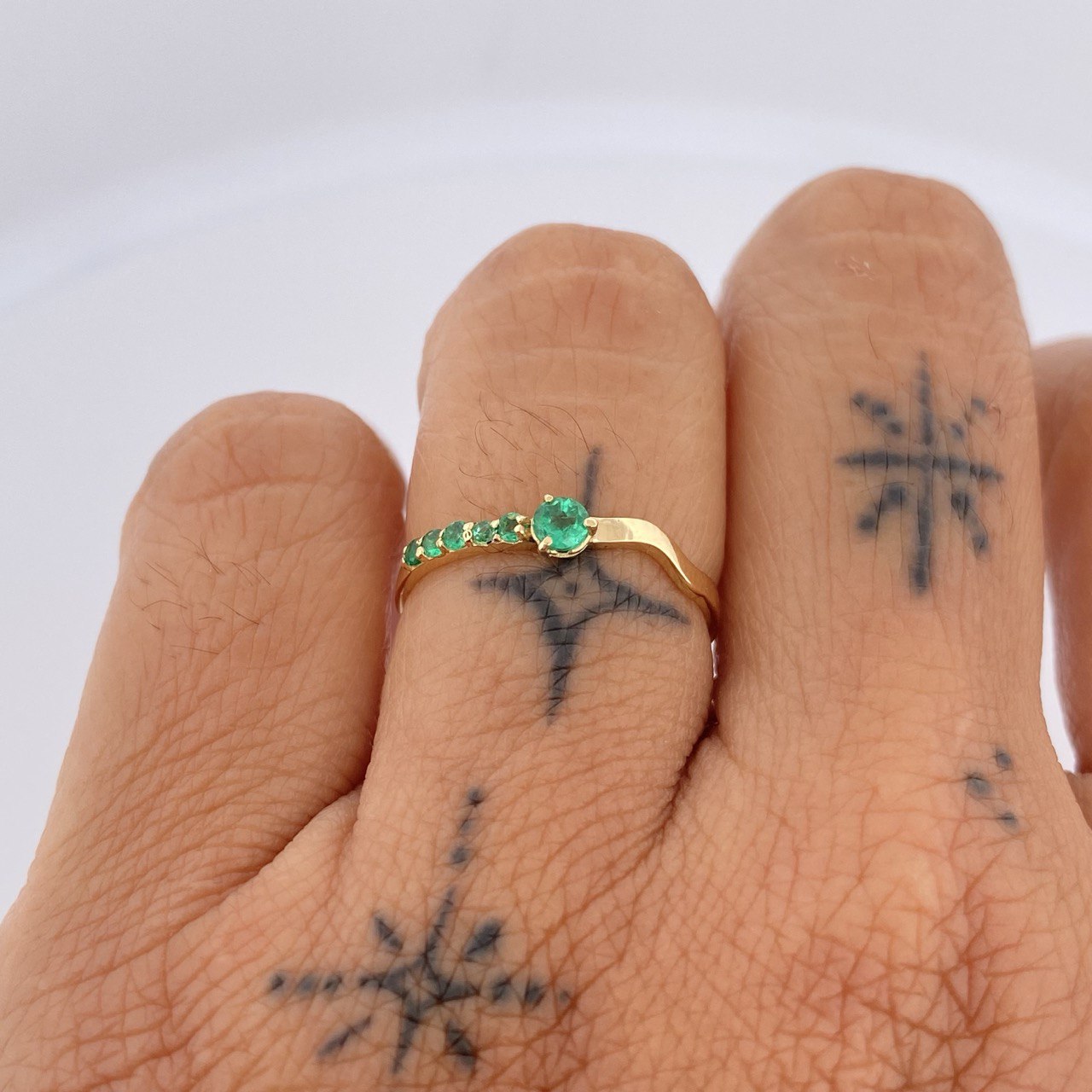 Stefy Emerald Ring 1.3gr / Size 6 3/4 / 18K Gold