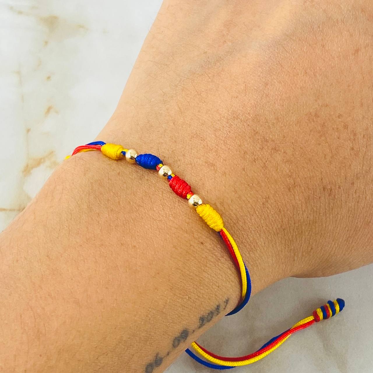 Tricolor Beads Bracelet Style 5° 0.15gr / 18K Yellow Gold *