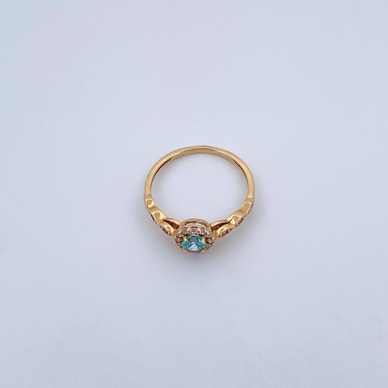 Anillo Solitario Halo 1.9gr / T6 1/4 / Circones Azul Blancos Oro Amarillo 18K $