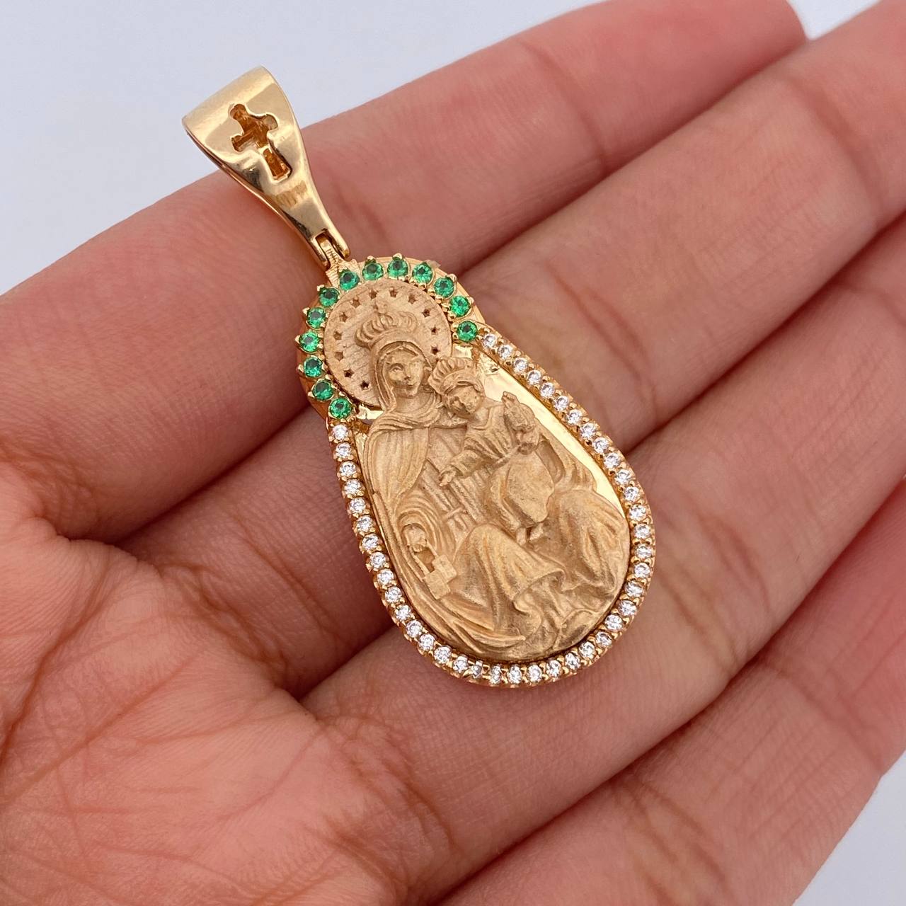 Pendant Virgin of Carmen 10.2gr / 4.1cm / White and Green Zircons 18K Yellow Gold $