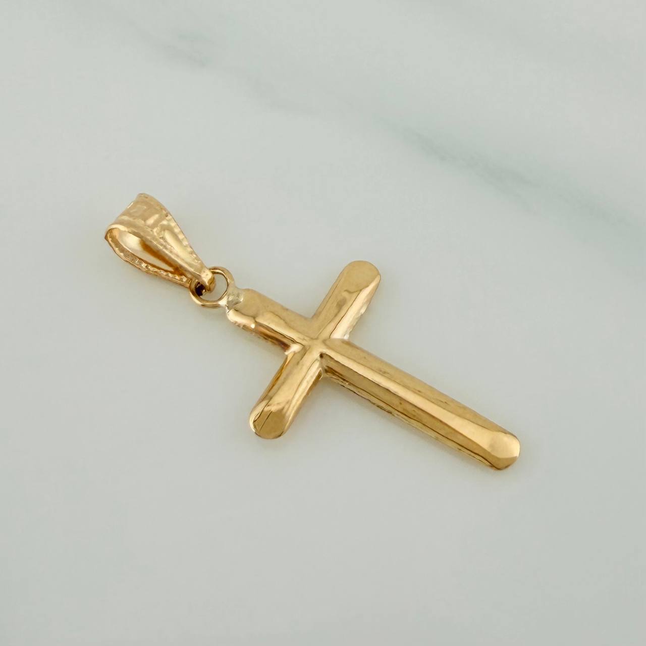 Pendant Flat-Tipped Cross 0.65 g / 1 in 18K Yellow Gold