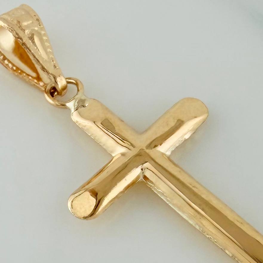 Dije Cruz Puntas Planas 0.6gr / 1 1/4 in / Oro Amarillo 18K %