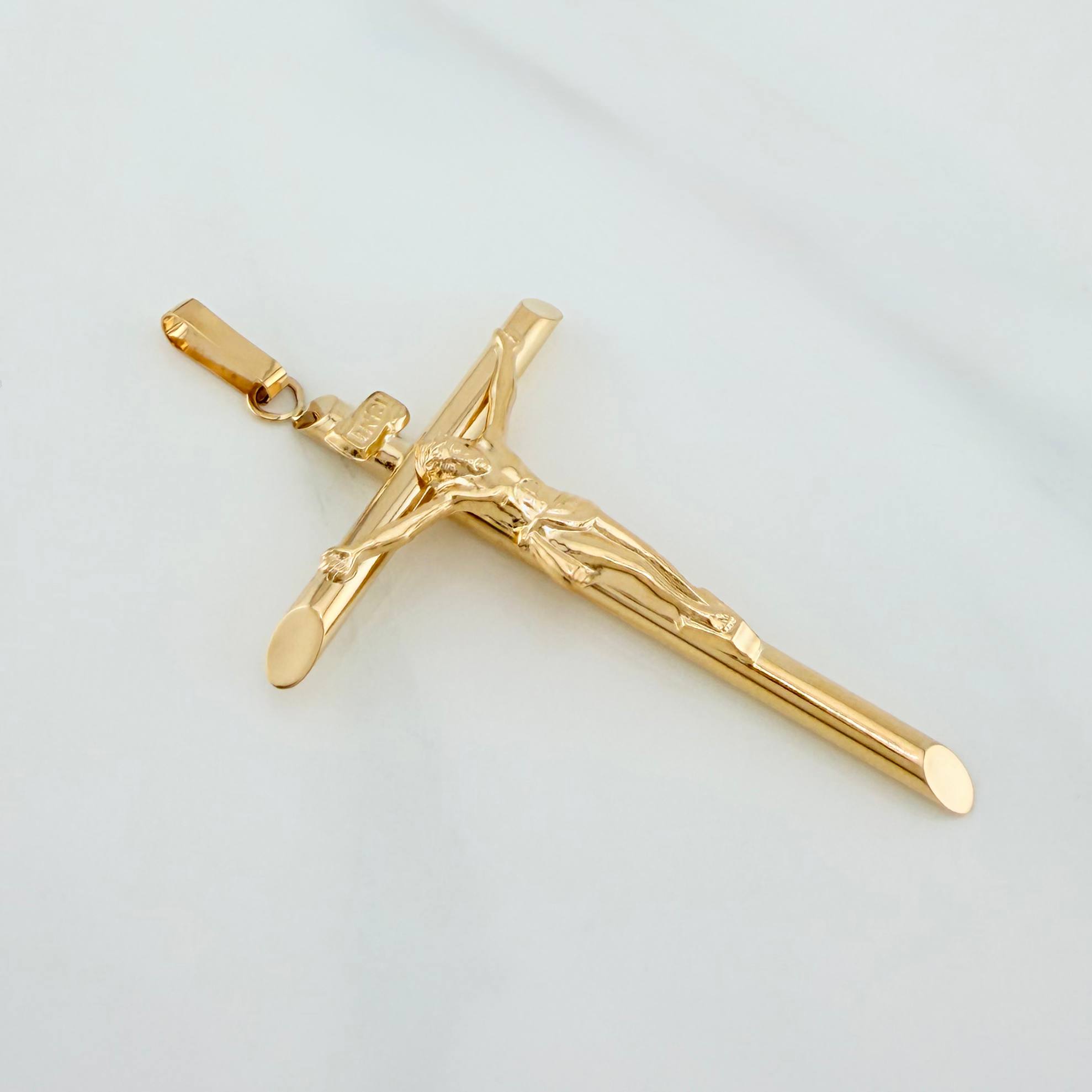 Pendant Cross Christ Flat Tips 3.15g / 2 1/4 in Yellow Gold 18K