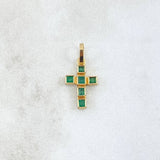 Dije Cruz Latina Cuadricular 0.9gr / 2cm / Esmeraldas 30pts Oro Amarillo 18K (Joya) *