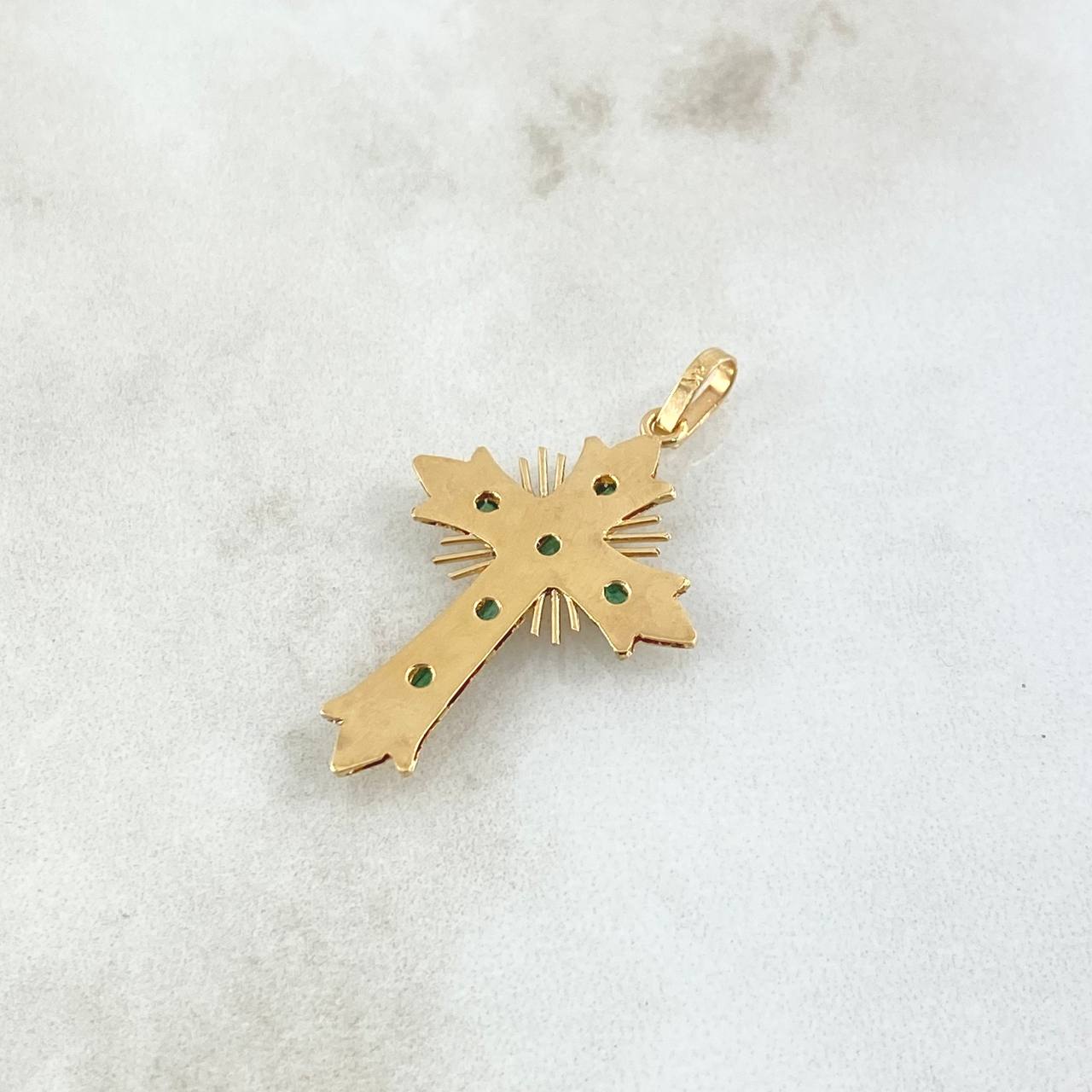 Dije Cruz de Altar 1.8gr / 3.5cm / Esmeraldas 60pts Oro Amarillo 18K (Joya)