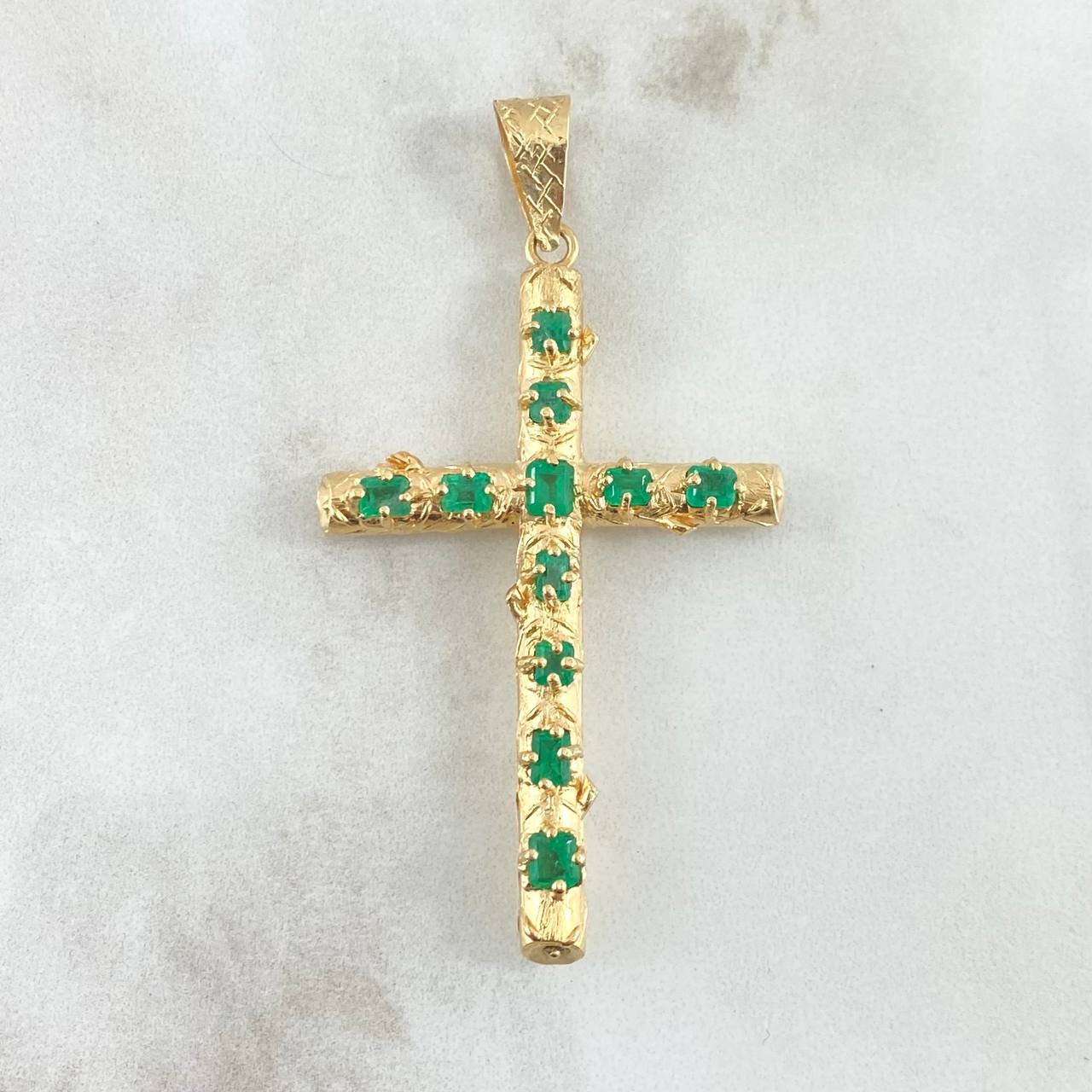 Dije Cruz Tronco 6.1gr / 5.5cm / Esmeraldas 2.1 Qts Oro Amarillo 18K (Joya) ©
