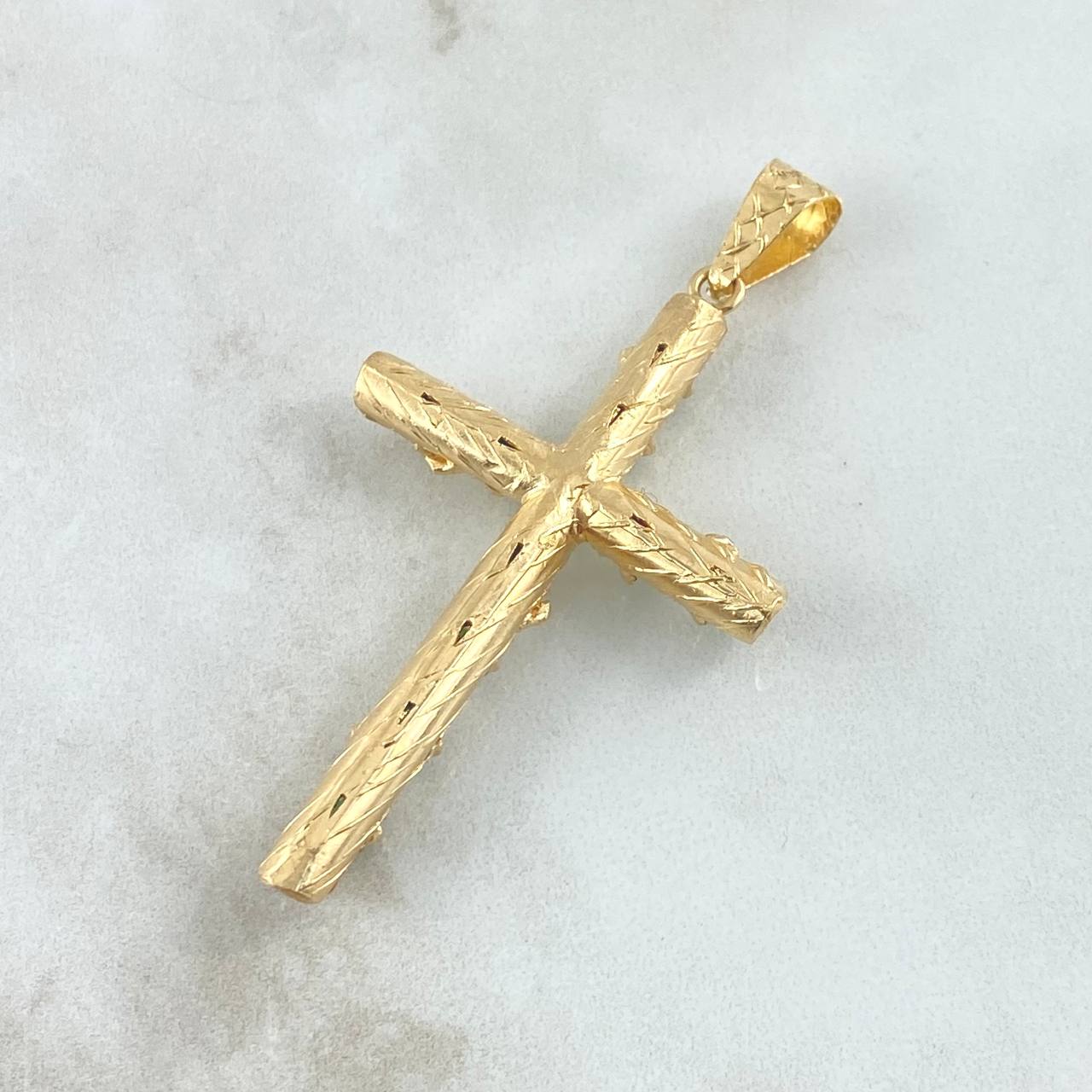 Dije Cruz Tronco 7.5gr / 6.4cm / Esmeraldas 2.1 Qts Oro Amarillo 18K (Joya) ©