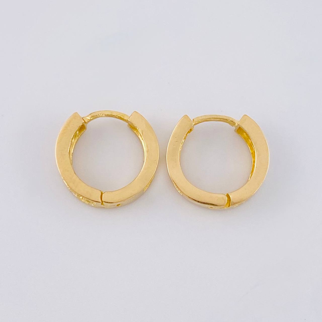 Hoop Earrings Double Thick Channel 2.45g / 1/2 in 18K Yellow Gold