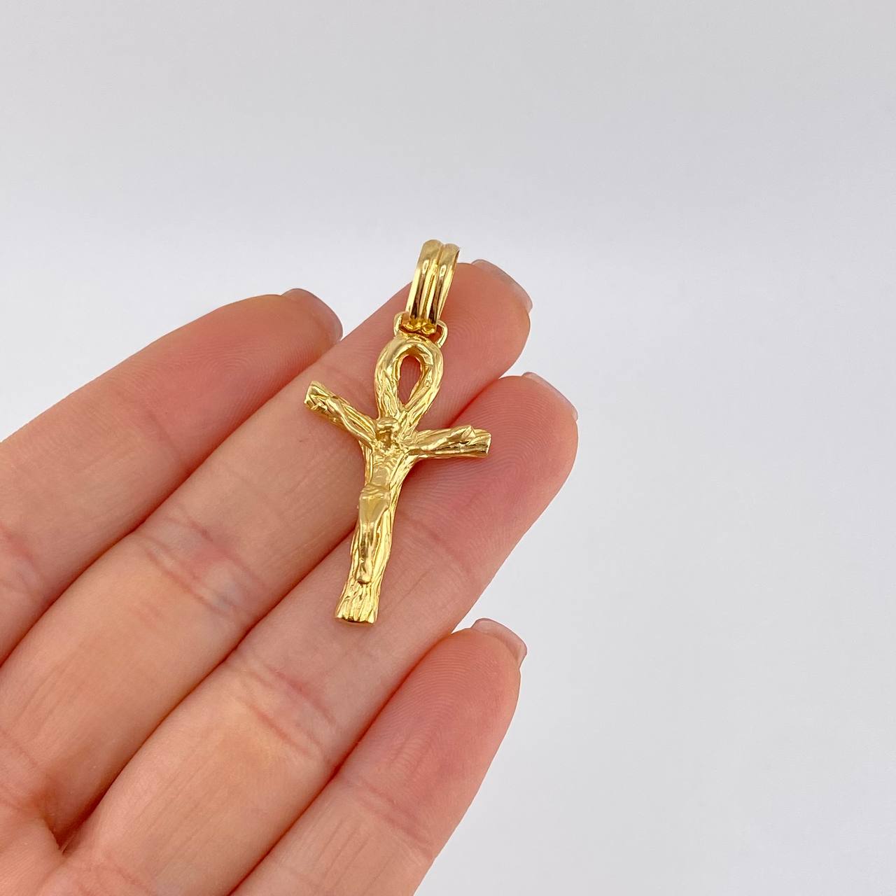 Dije Cruz Cristo Ansada 5.55 g / 1 1/2 in Oro Amarillo 18K
