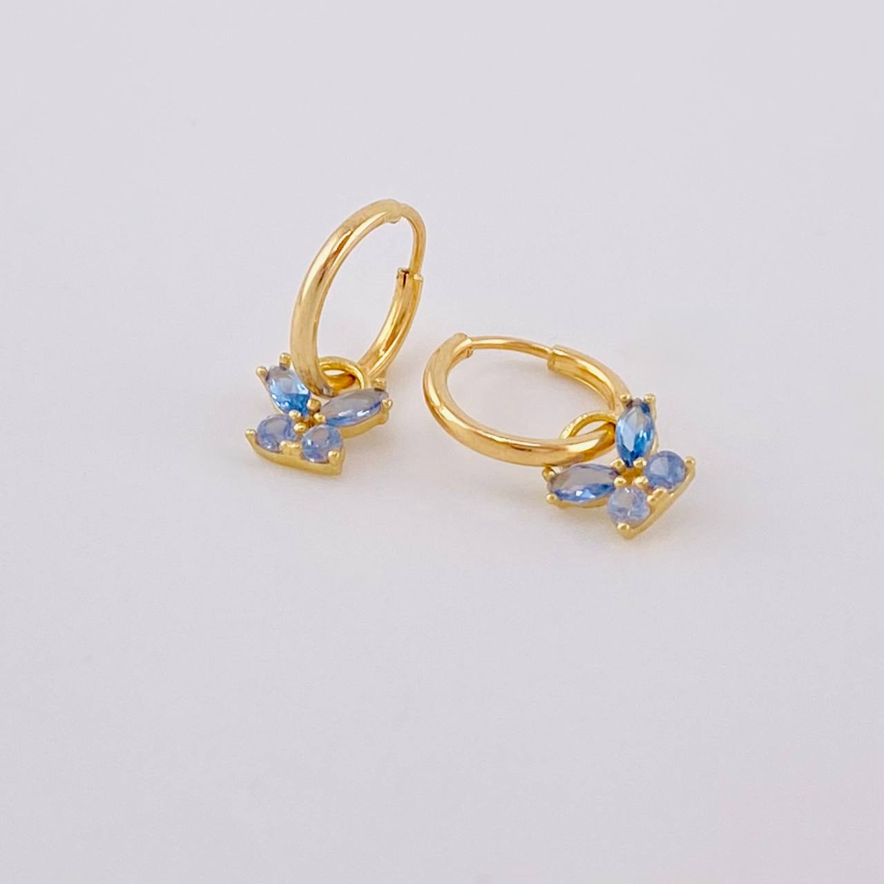 Candongas Dije Mariposa 0.65g / 1/2 in Oro Amarillo 18K