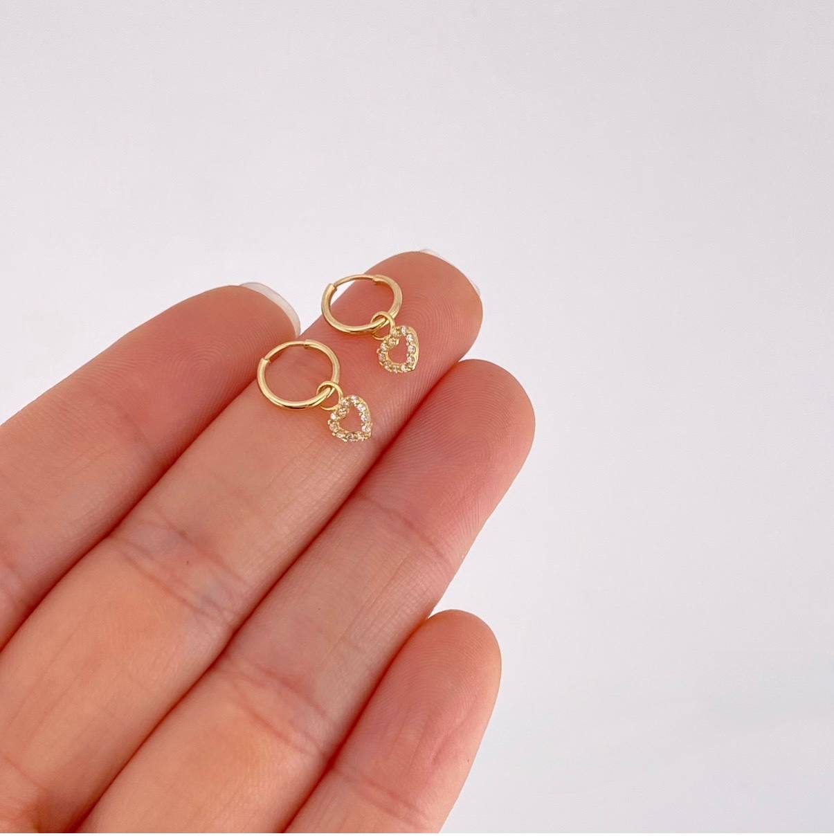 Hoop Earrings Heart Pendant 0.65g / 1/2 in 18K Yellow Gold