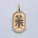 Dije Placa Rectangular Escorpion 12.2gr / 5.1cm / Circones Blancos Tres Oros 18K $