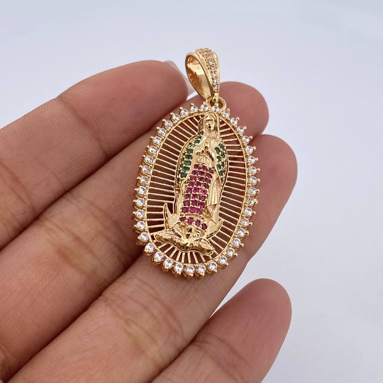 Pendant Virgin Guadalupe 7.35gr / 4.3cm / White Green Fuchsia Zircons 18K Yellow Gold $