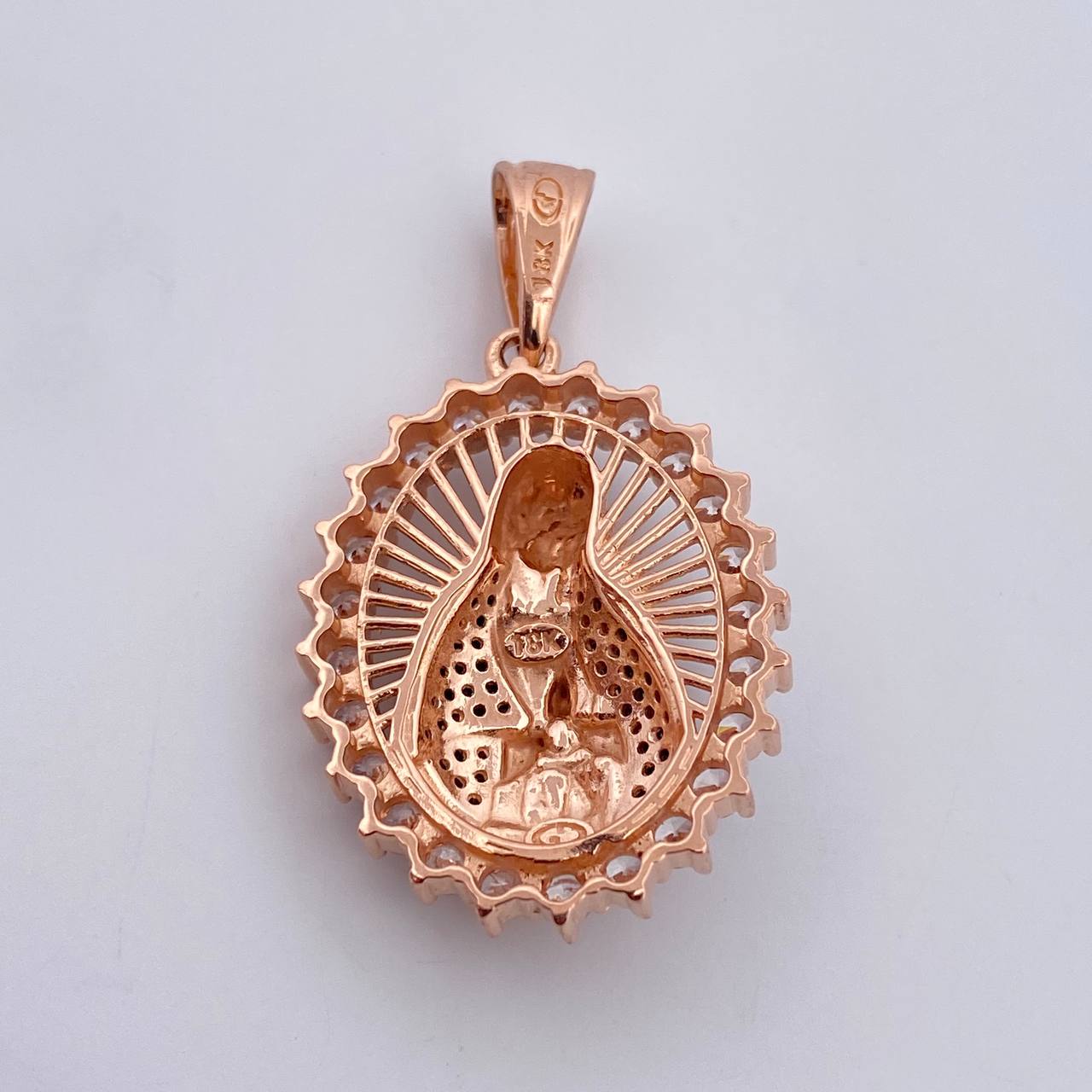 Dije Virgen Maria 8.9gr / 3.9cm / Circones Blanco Negros Dos Oros Negro Rosa 18K $
