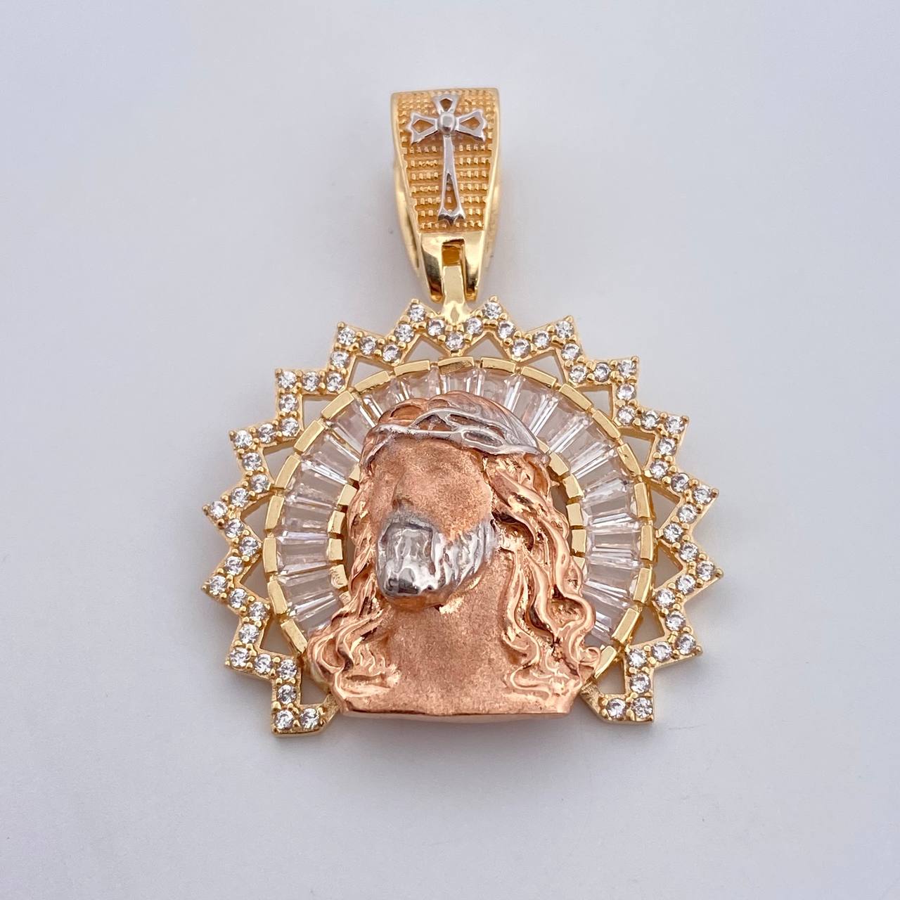 Pendant Face of Jesus Halo 8gr / 3.7cm / White Zircons Three 18K Golds $