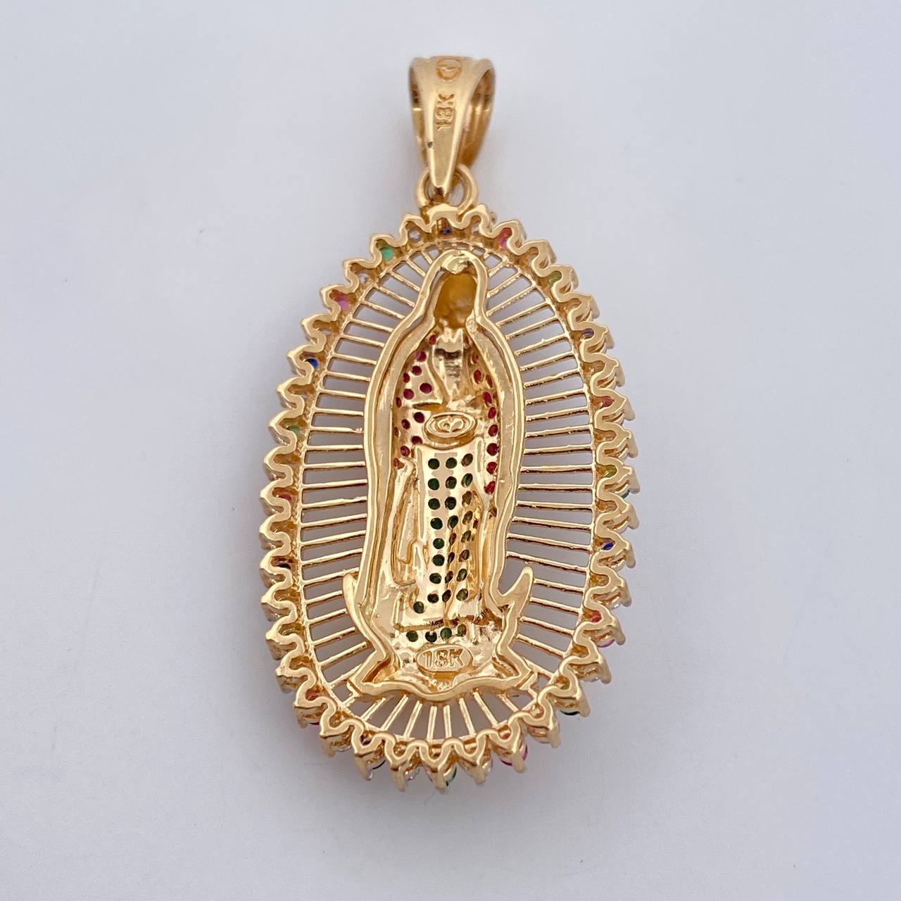 Dije Virgen De Guadalupe 6.9gr / 4.4cm / Circones De Colores Tres Oros 18K $