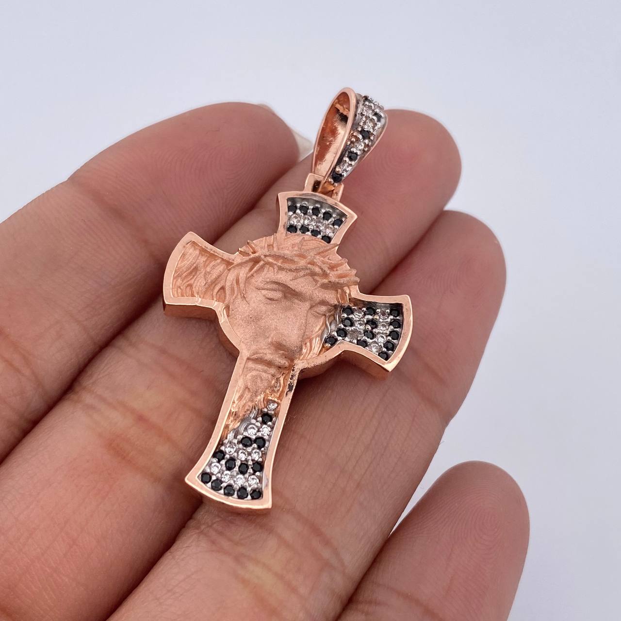 Dije Cruz Rostro Jesus 6.45gr / 4.2cm / Circones Blancos Verdes Dos Oros Blanco Rosa 18K $