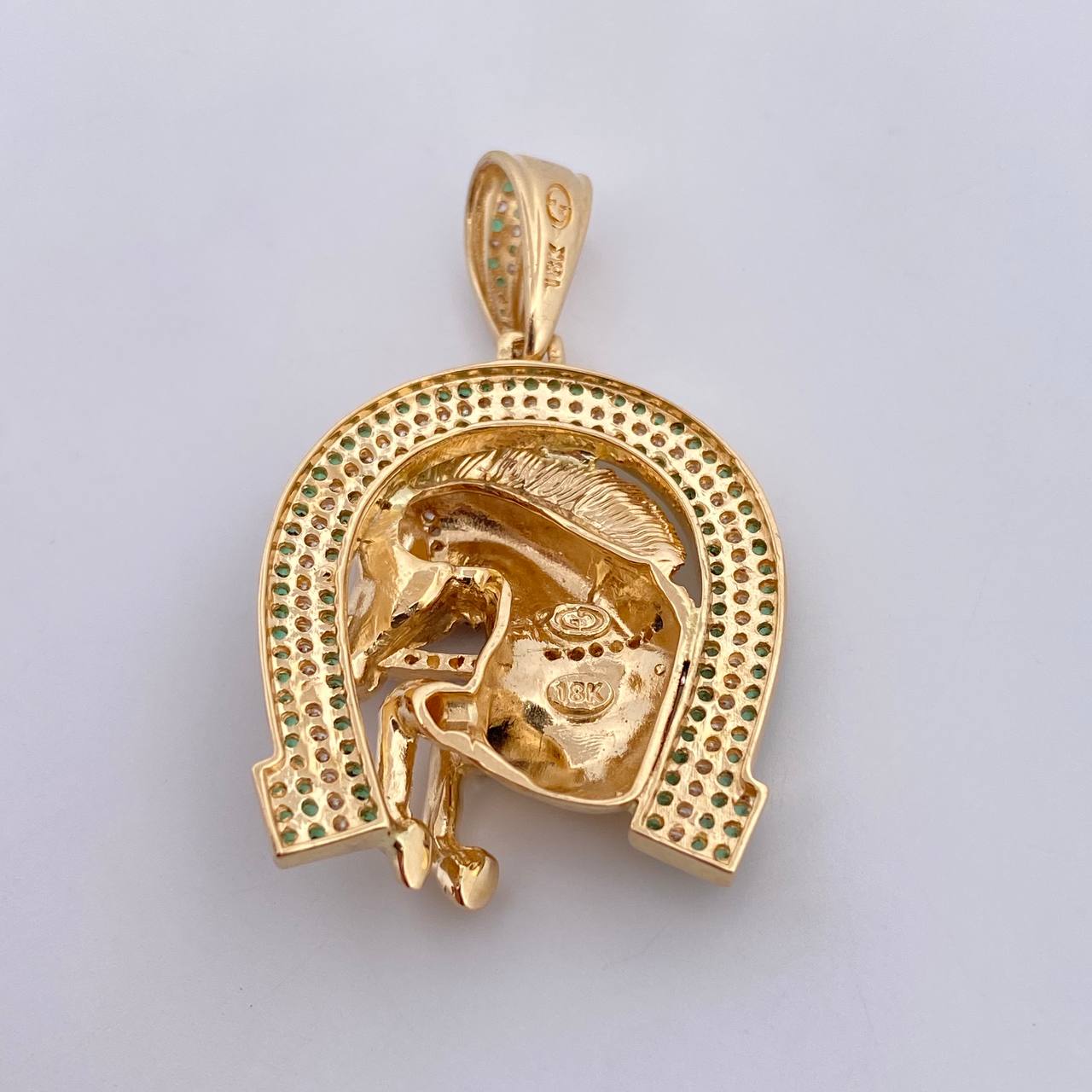 Pendant Horseshoe Horse 11.55gr / 4.1cm / White and Green Zircons Two Yellows Yellow White 18K $