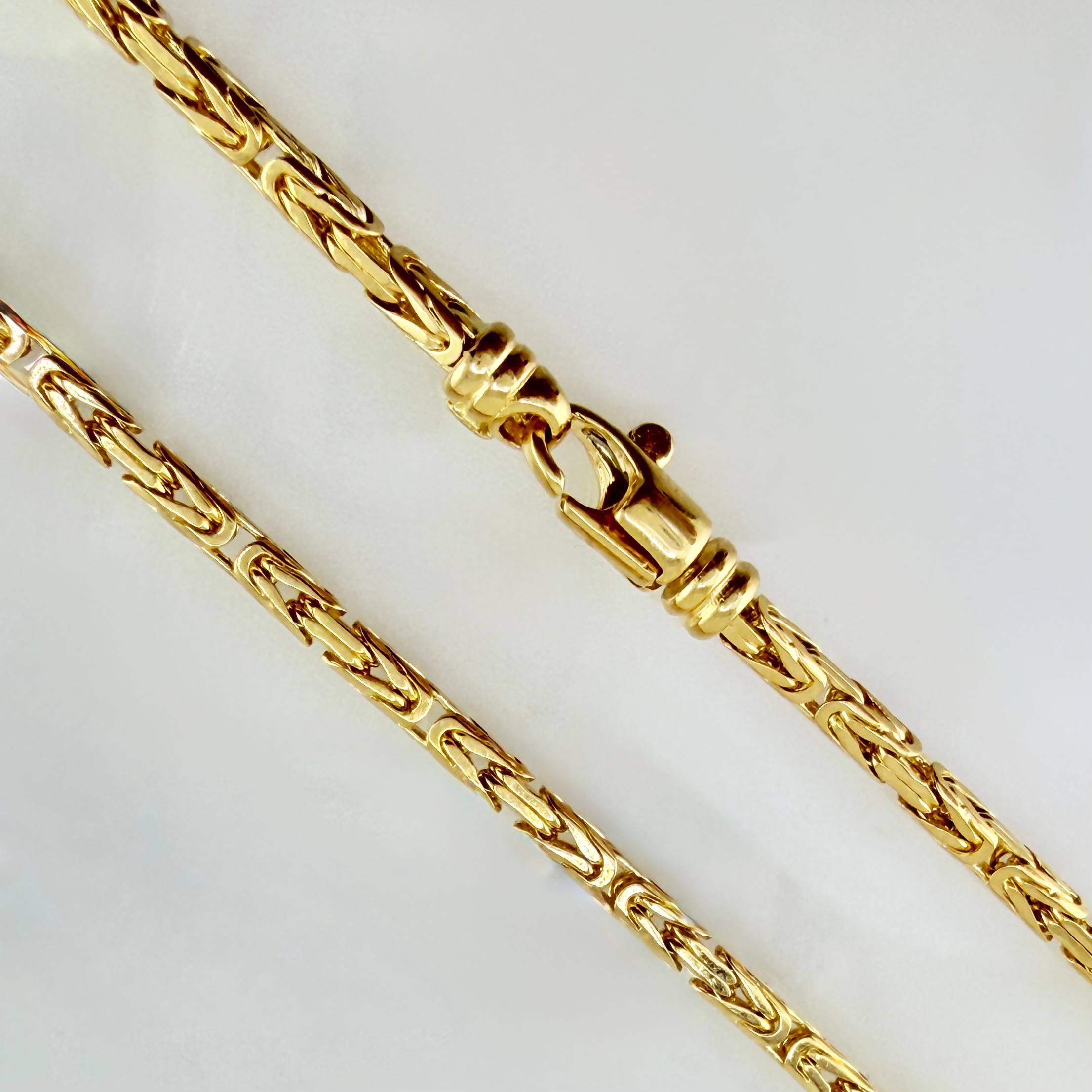 Cadena Peruana 24gr / 23 1/2 in / 2.2mm Oro Amarillo +3 18K ©