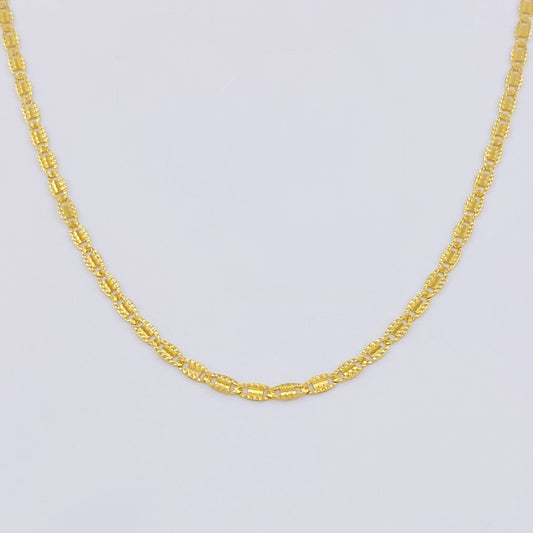 Cadena Plano Escamado 3.05gr / 15 3/4 in / 2.1mm Oro Amarillo +3 18K ©