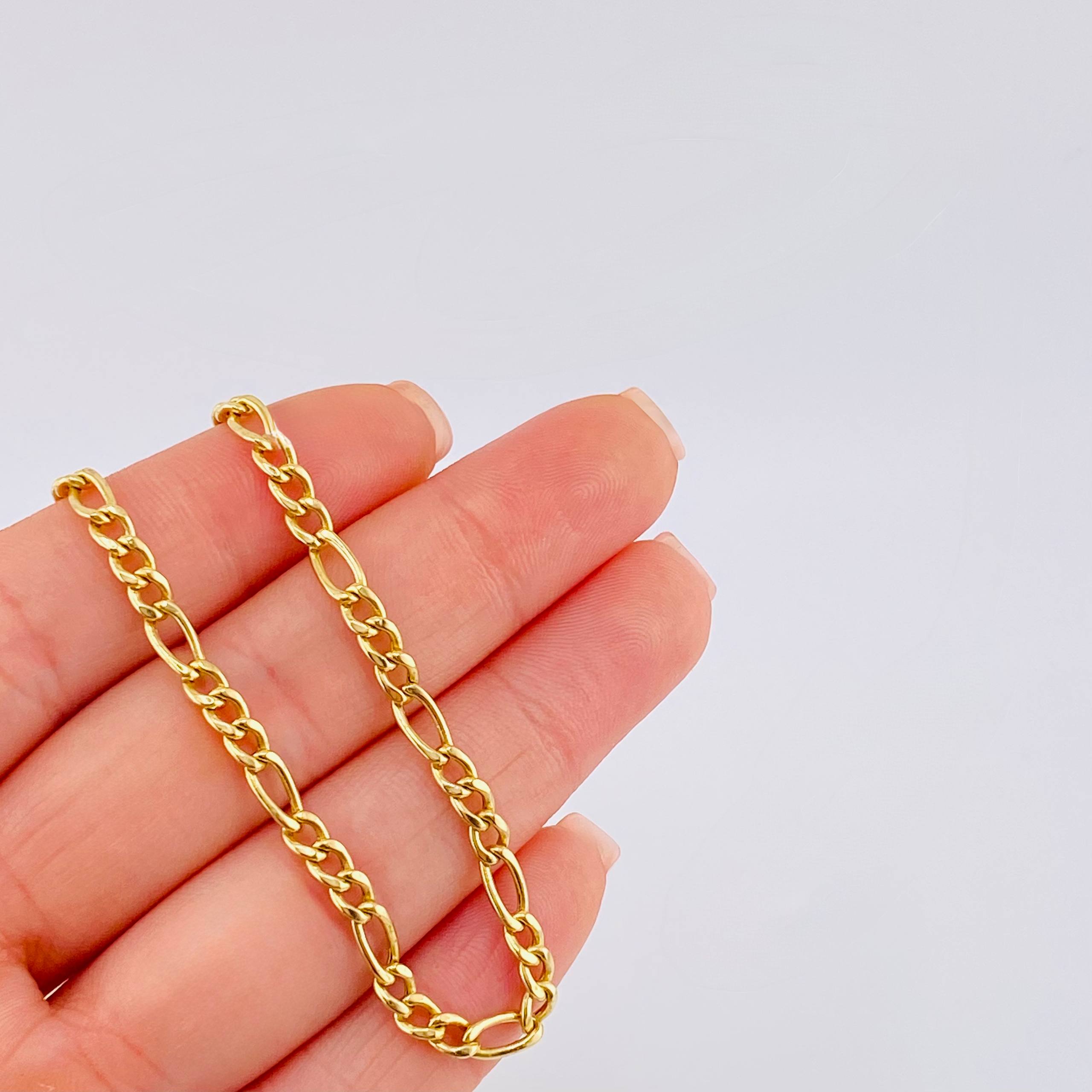 Cadena Figaro 9.35gr / 25 in / 3.7mm Oro Amarillo +1 18K ©