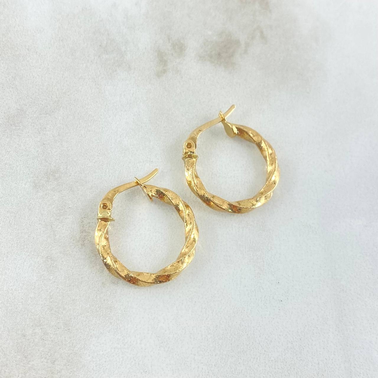 Hoop Earrings Lupe 1.55gr / 2cm / Dotted 18K Yellow Gold ©