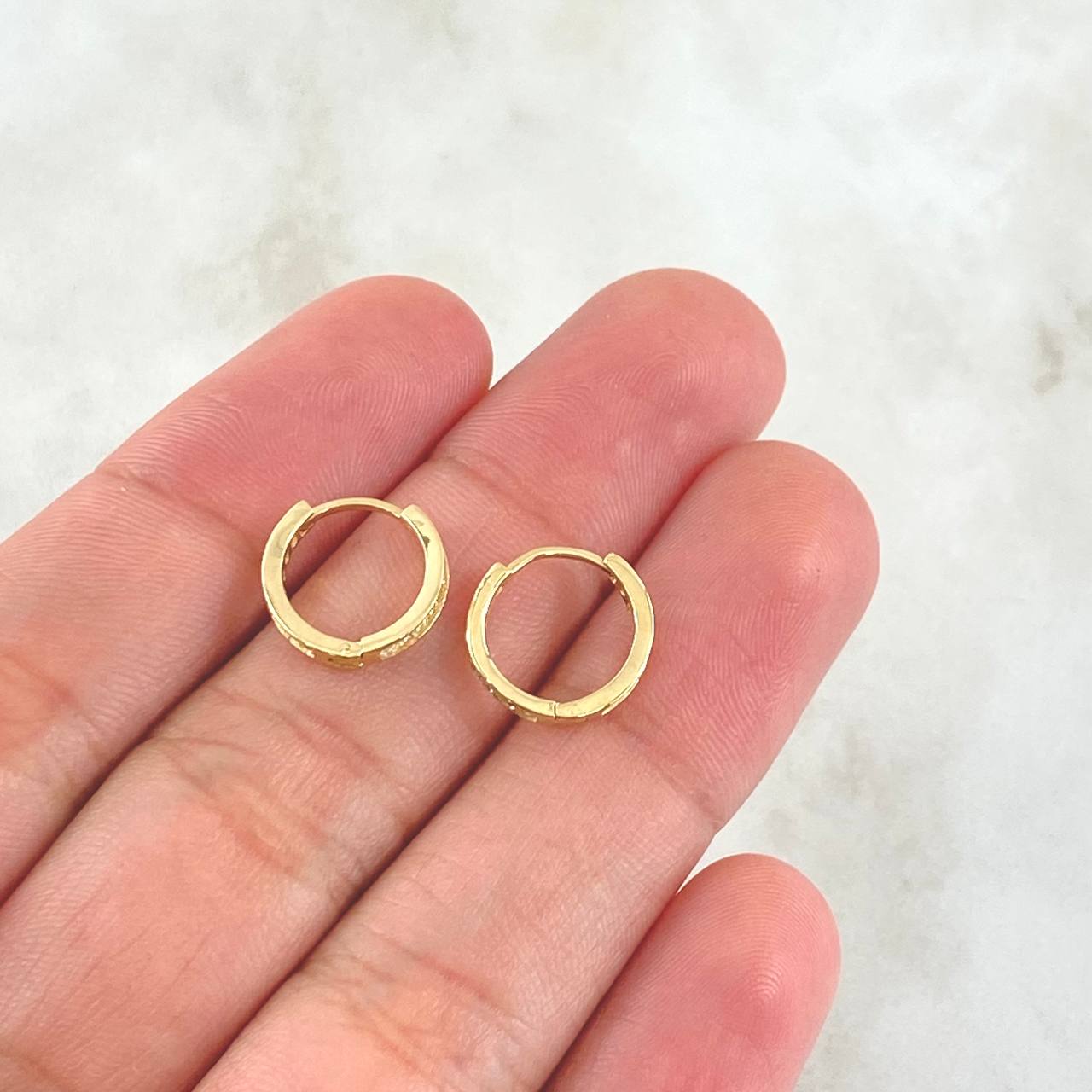 Candongas Doble Carril 1.35gr / 1.1cm / Circones Blancos Oro Amarillo 18K ©
