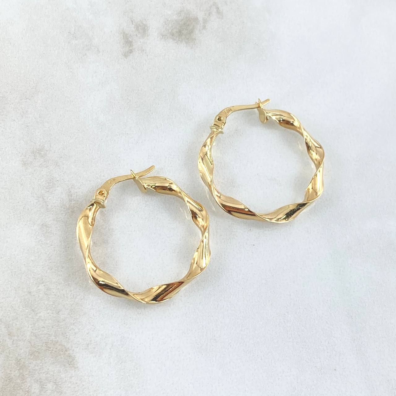 Hoop Earrings Bella 2.15gr / 2.8cm / 18K Yellow Gold