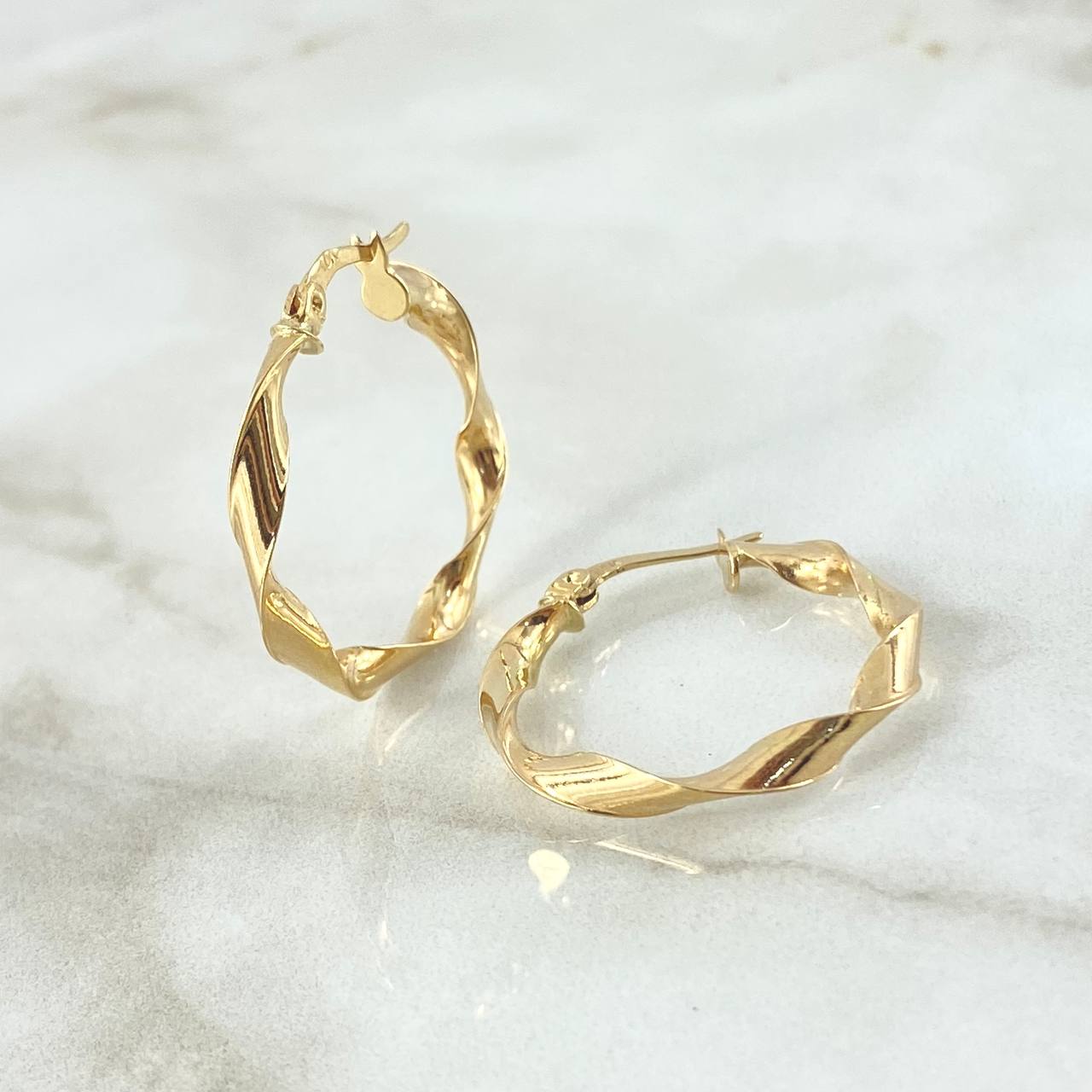 Hoop Earrings Bella 2.15gr / 2.8cm / 18K Yellow Gold