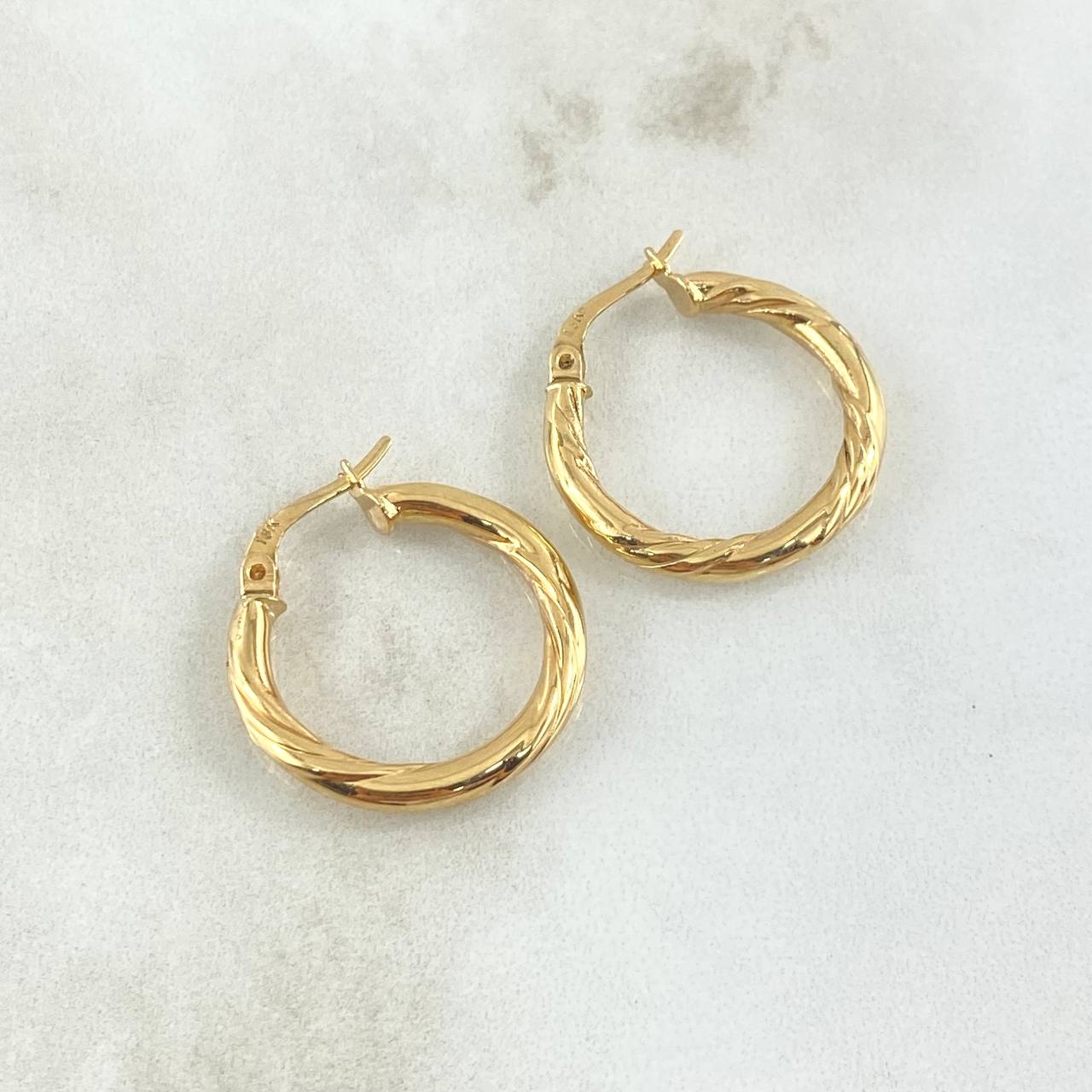 Hoop Earrings Mary 2.2gr / 2.4cm / Combined Three Lines 18K Yellow Gold