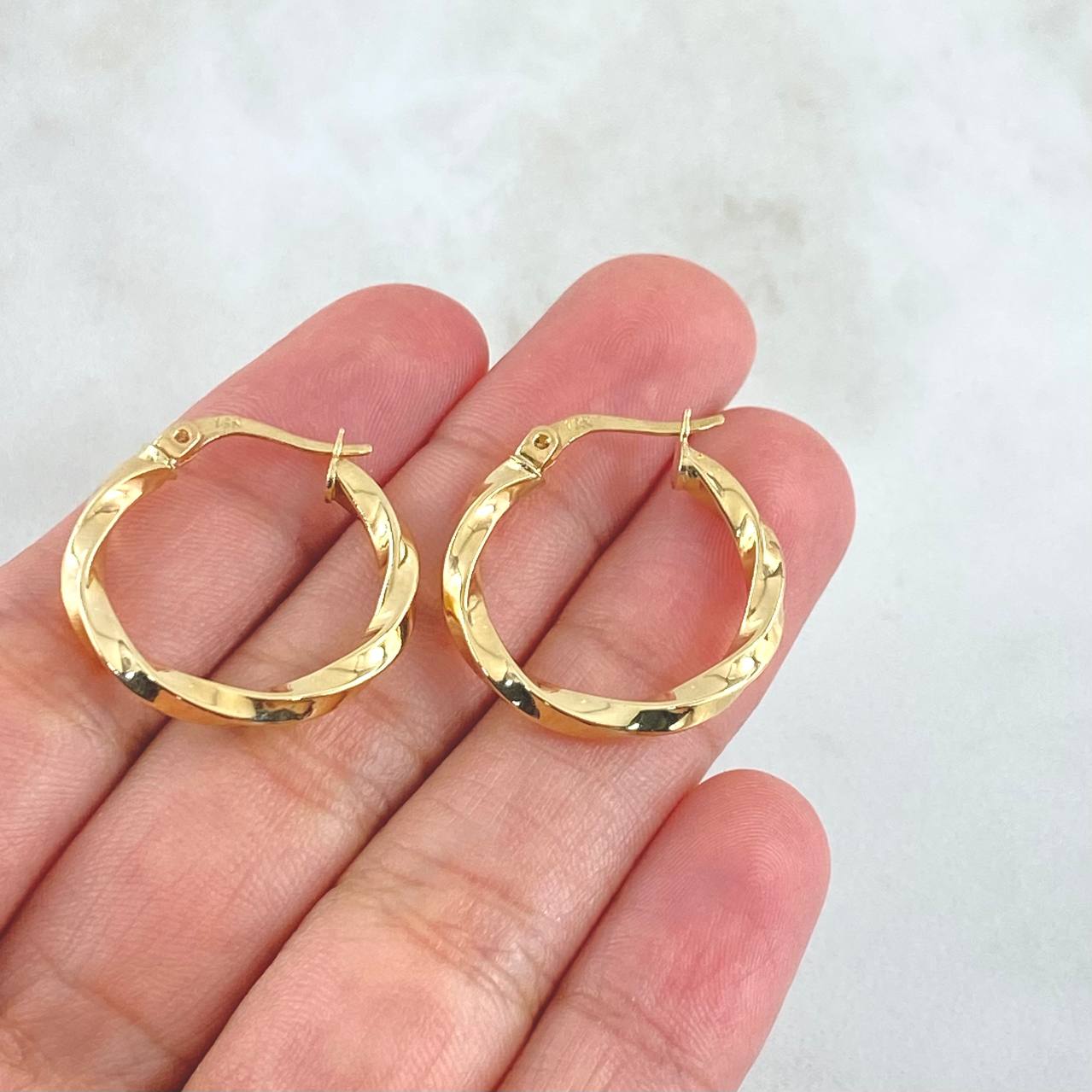 Candongas Kary 2.05gr / 2.4cm / Oro Amarillo 18K